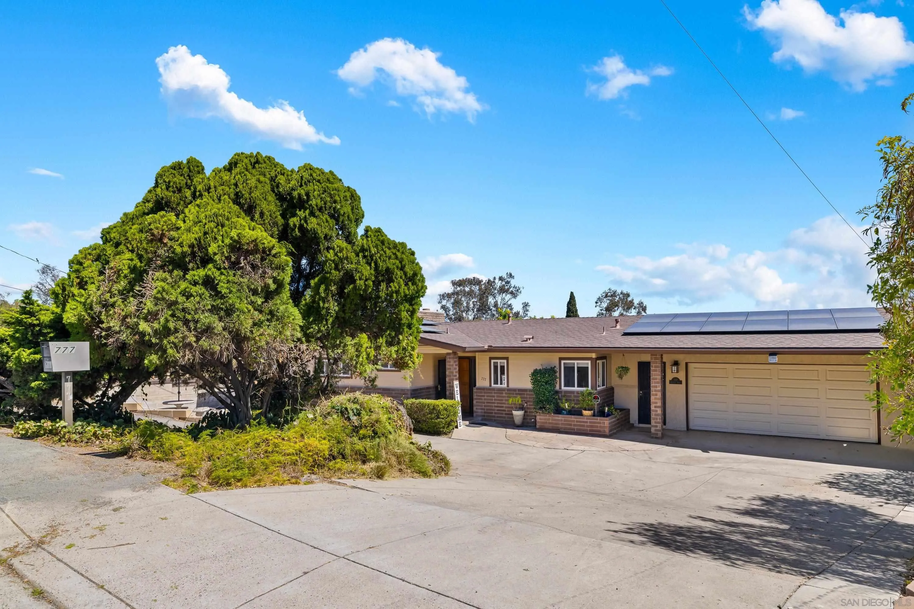 777 Hacienda Dr, El Cajon, CA 92020 - Main photo, El Cajon, CA