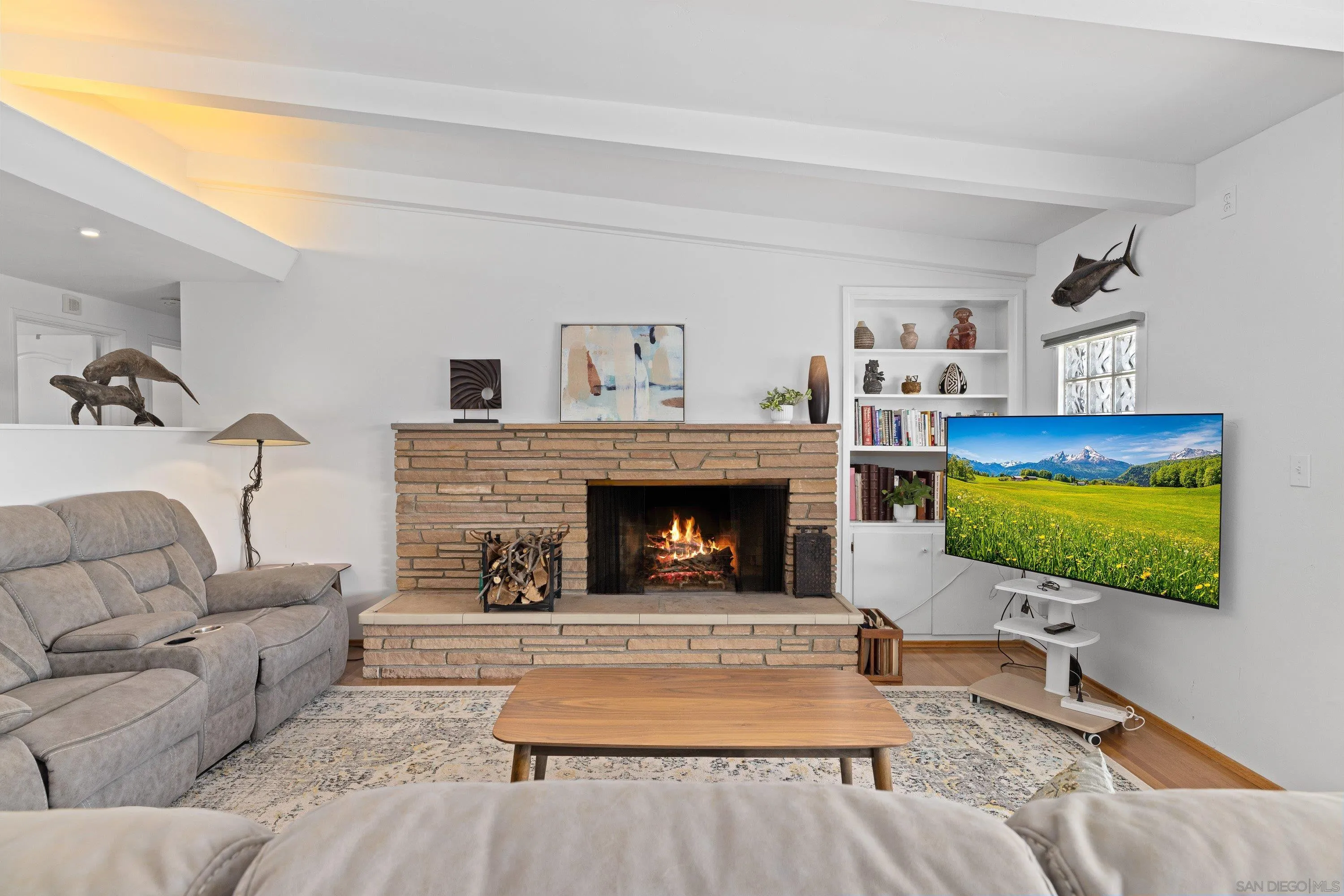https://cdn.realtyfeed.com/cdn/127/260022971/6b054b65ae18f40d407d9fe940c9f028.webp