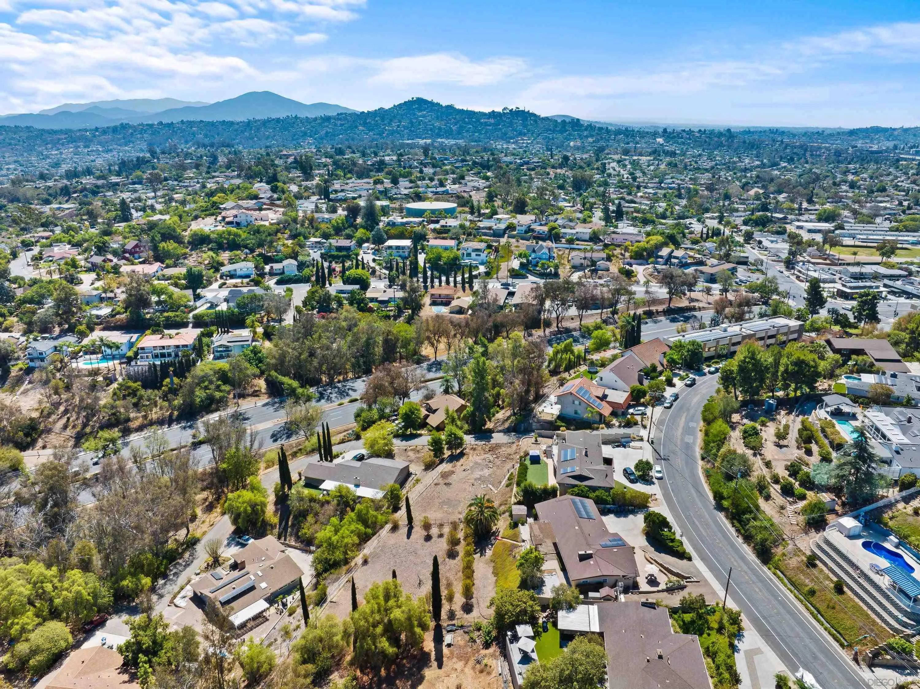 https://cdn.realtyfeed.com/cdn/127/260022971/715b3de2836a055df971a18ab500fe5e.webp