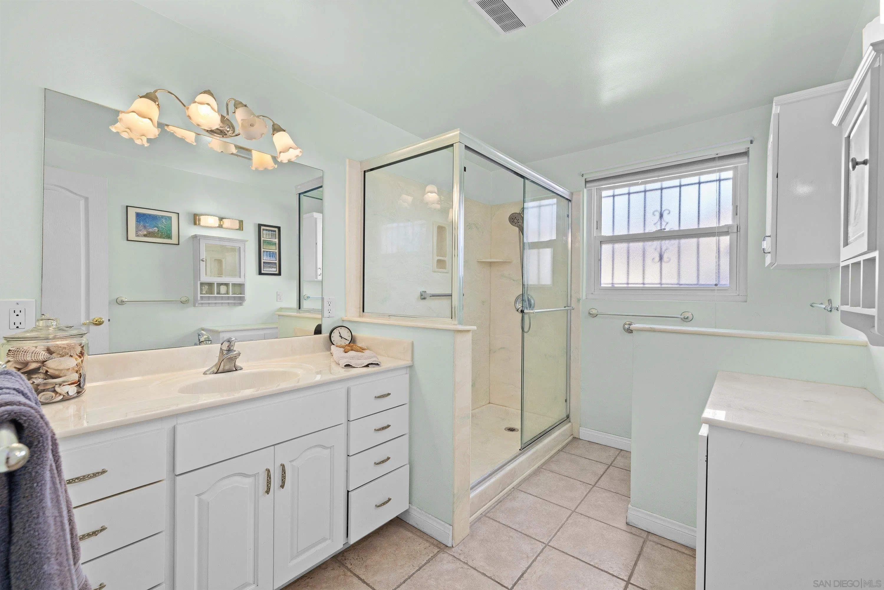 https://cdn.realtyfeed.com/cdn/127/260022971/867d52b07fa698bcf76e84b145c52ab0.webp