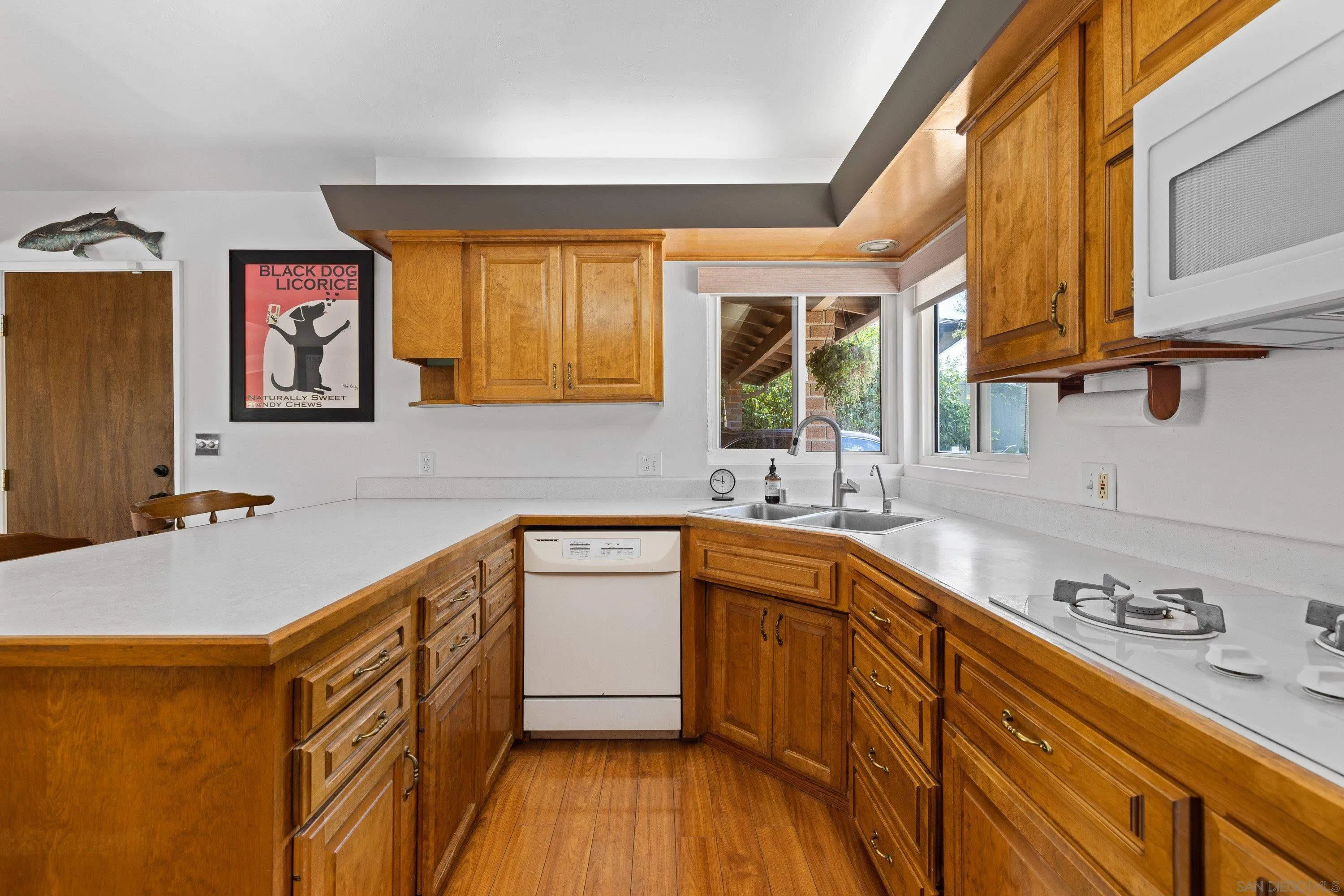 https://cdn.realtyfeed.com/cdn/127/260022971/b879e1d40854fb67f808c4670c4909fd.webp