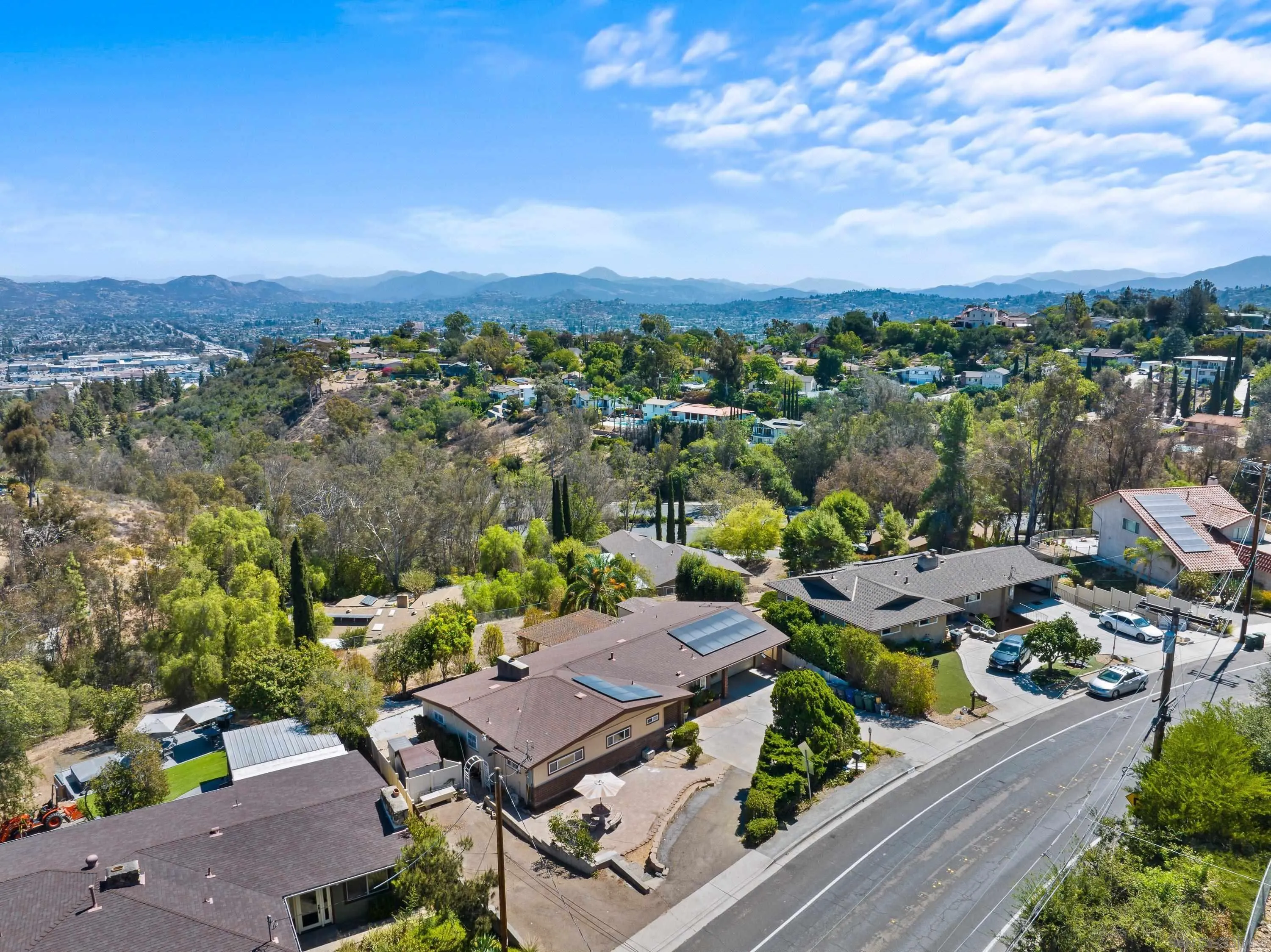 https://cdn.realtyfeed.com/cdn/127/260022971/f2a1214f646ad77445490ecf70d23ee0.webp