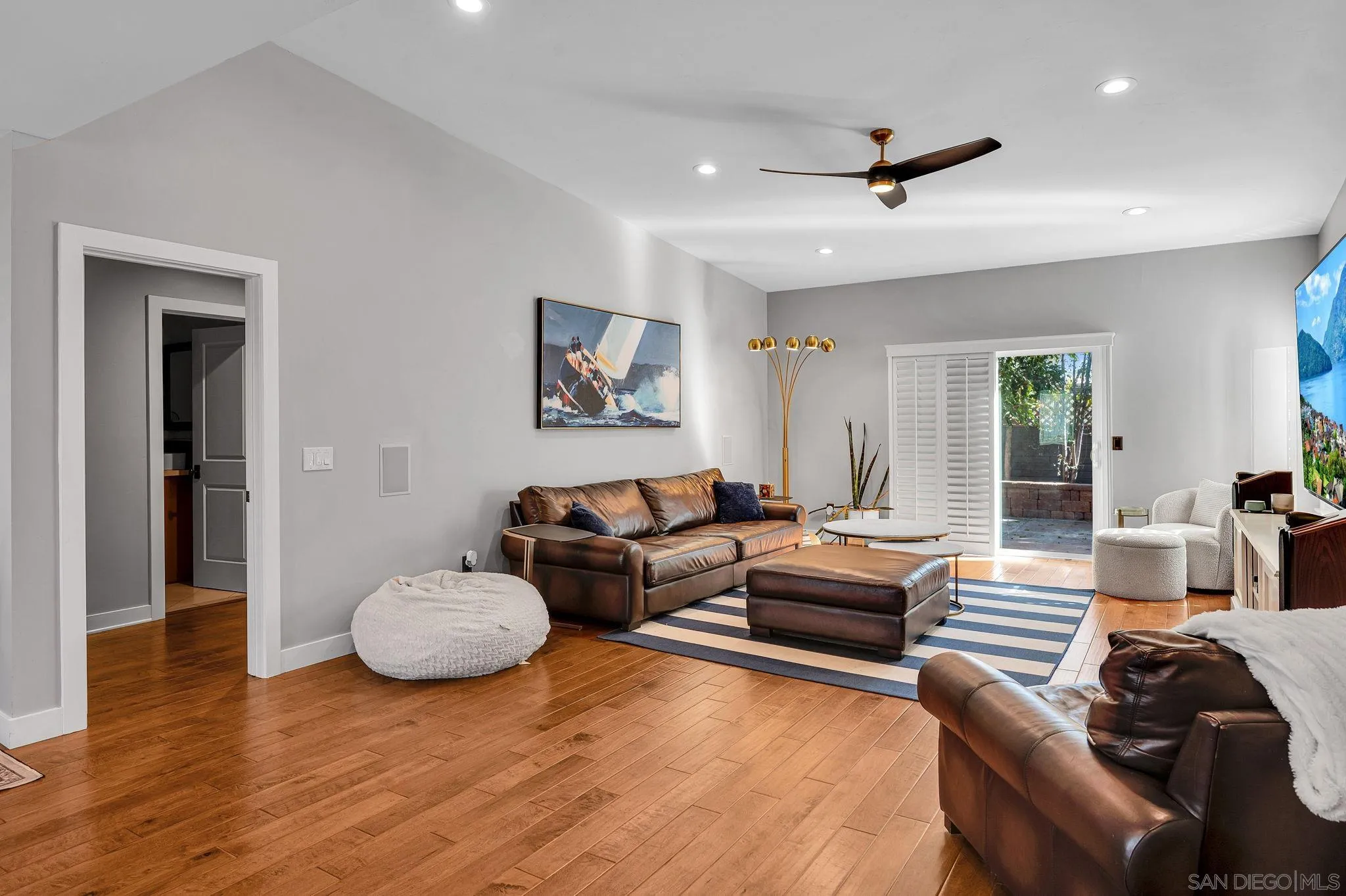 https://cdn.realtyfeed.com/cdn/127/260022972/7ab07fec8abd35a888416859b3074356.webp