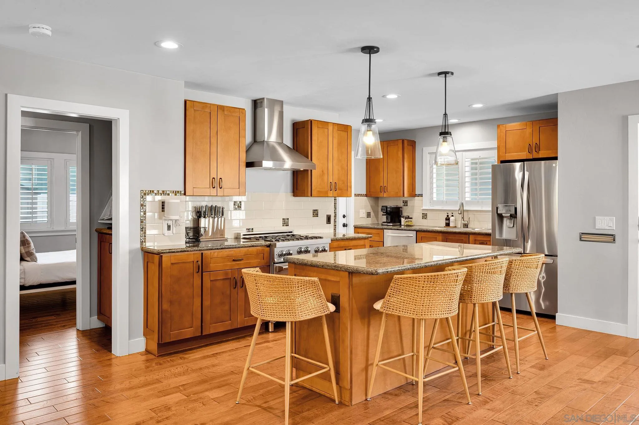https://cdn.realtyfeed.com/cdn/127/260022972/936c4853181d97c833217e254df54fae.webp