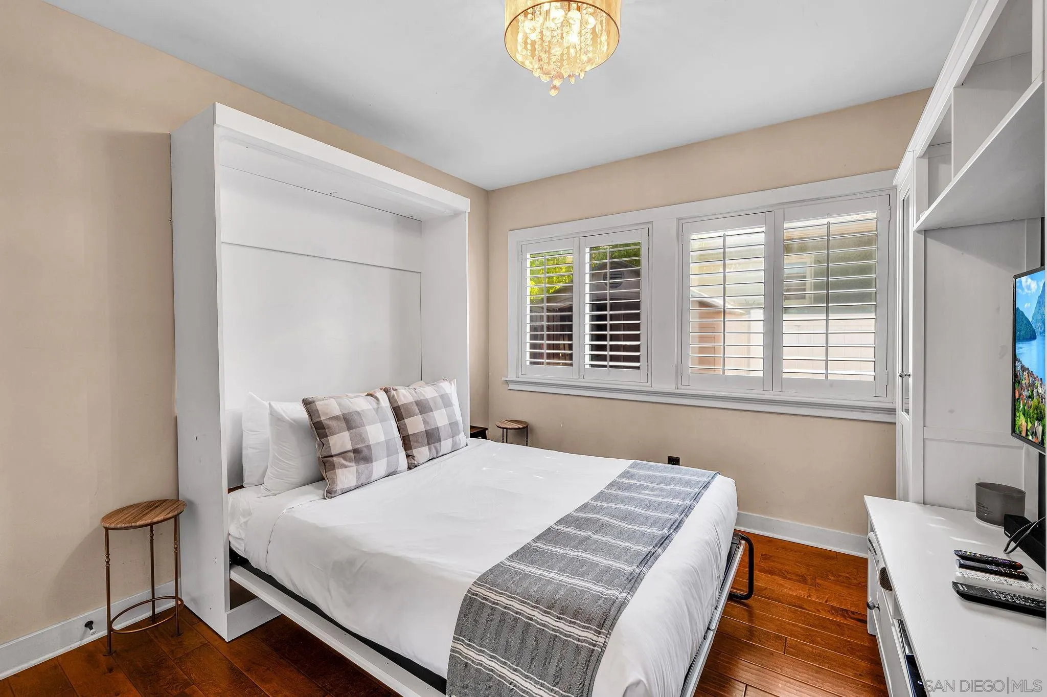 https://cdn.realtyfeed.com/cdn/127/260022972/f988cf927bcd0bcba9e3b278e9ebf8eb.webp