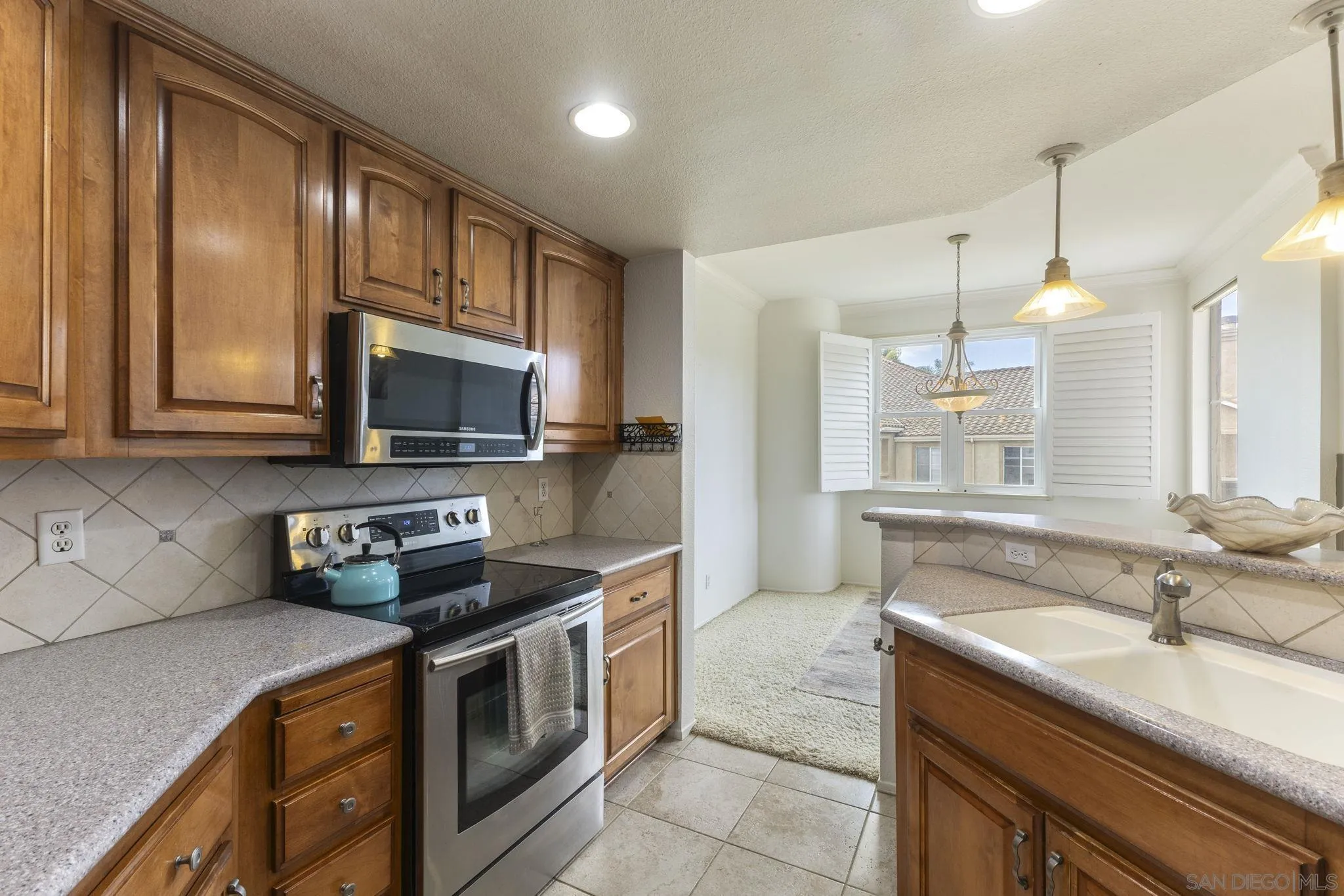 https://cdn.realtyfeed.com/cdn/127/260022975/6627cf6c8f7b676b92d5eebbdbe0f342.webp