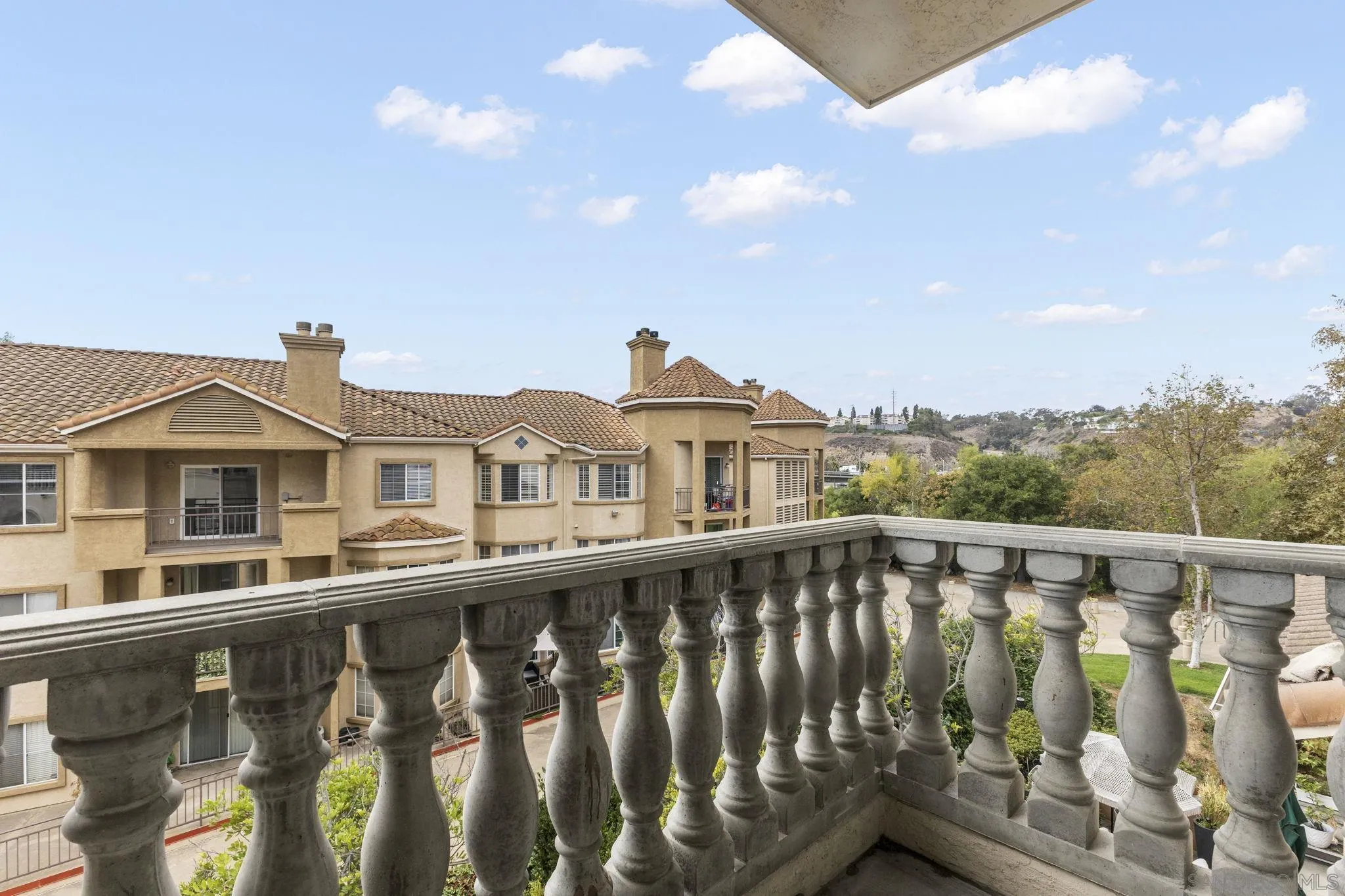 https://cdn.realtyfeed.com/cdn/127/260022975/c6f7d1aa4c2dbd21c11f8c8d999d36db.webp