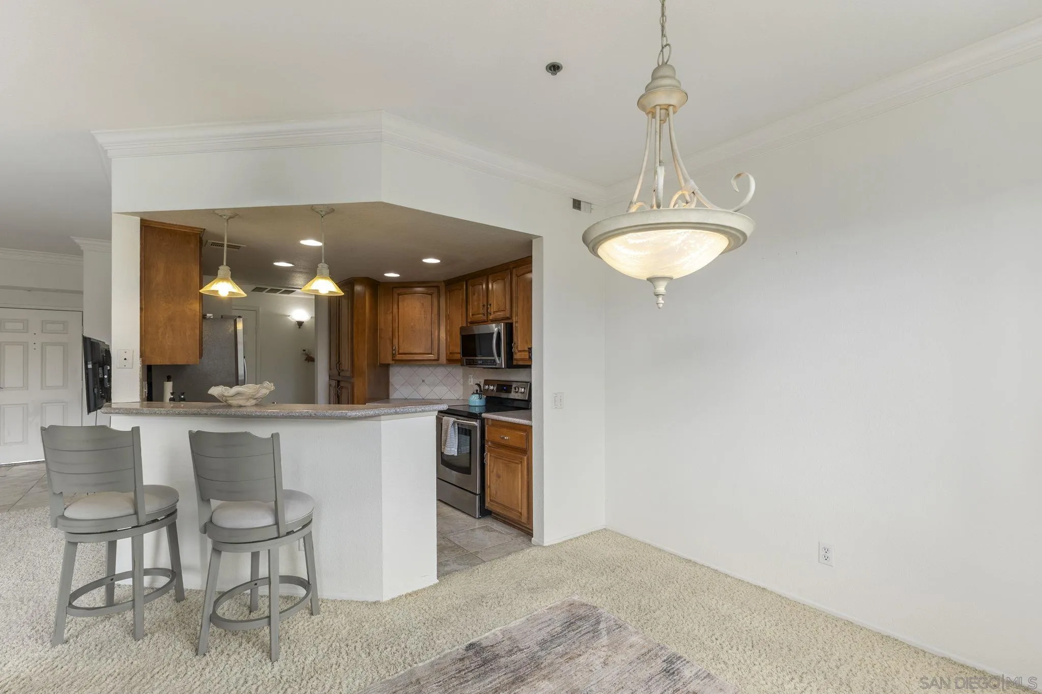 https://cdn.realtyfeed.com/cdn/127/260022975/e7ab755914c9b5f9d80e43644a283c1f.webp