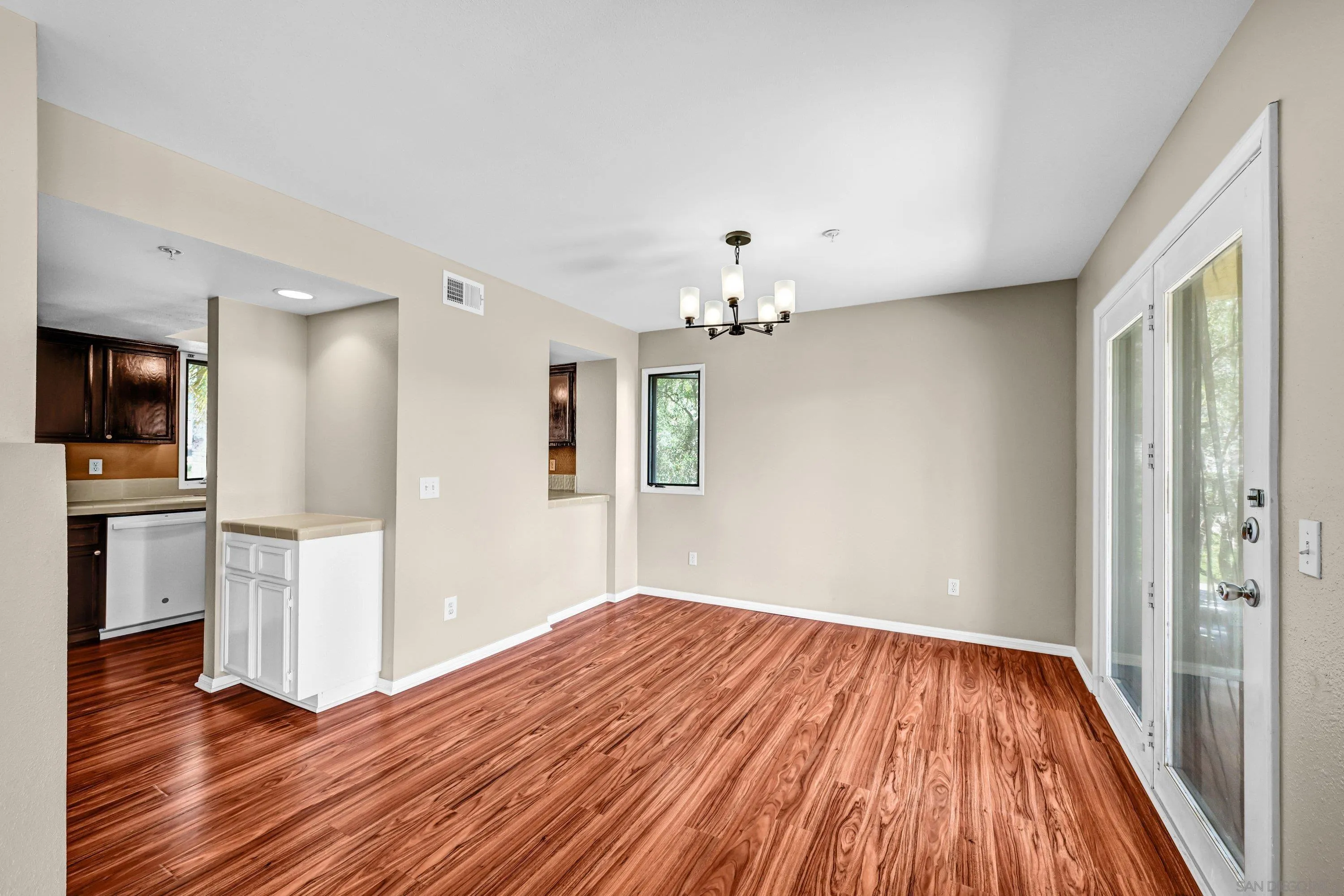 https://cdn.realtyfeed.com/cdn/127/260022982/0dcaaec7e7d039f38f8fde500d80478e.webp