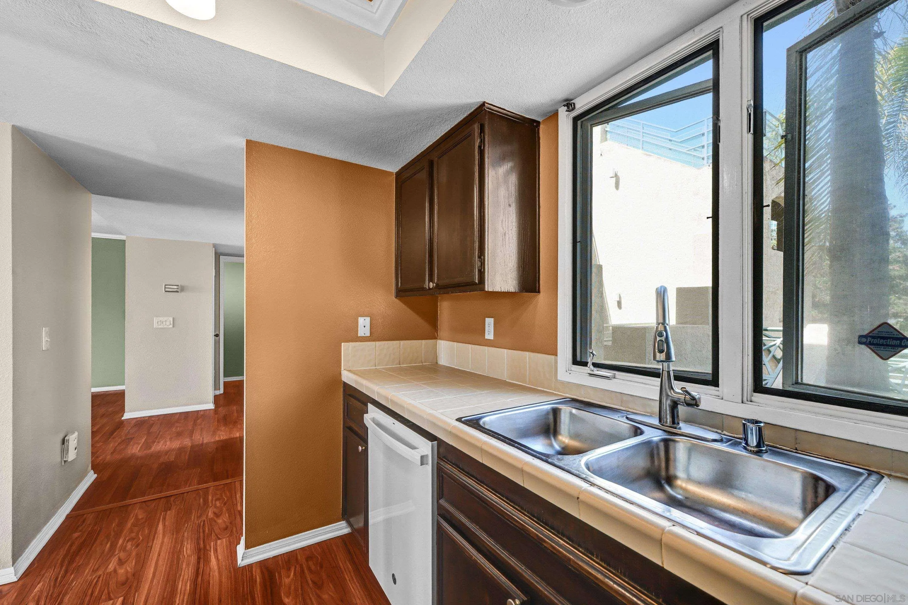 https://cdn.realtyfeed.com/cdn/127/260022982/80eecfc3a1f6b9f06f608ce3c578c887.webp