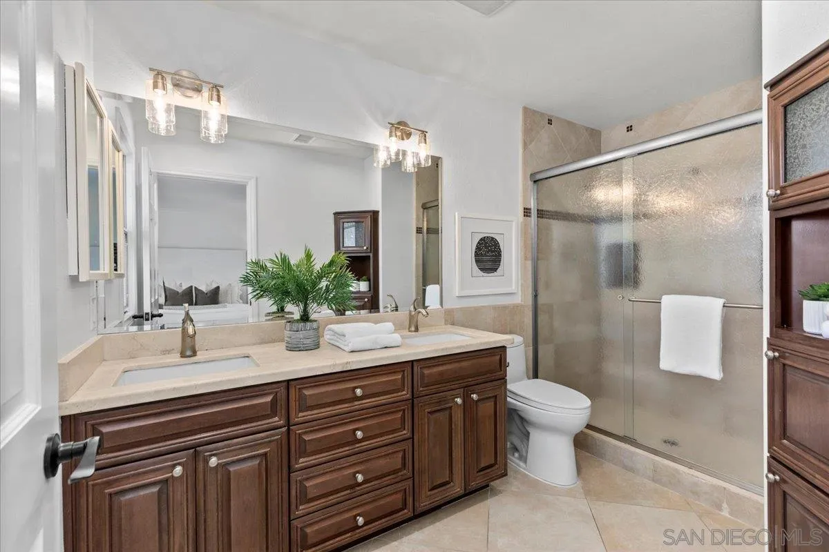https://cdn.realtyfeed.com/cdn/127/260022989/344897a30da8c4d023ddbc323fadf9a9.webp