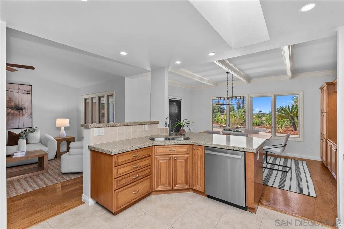 https://cdn.realtyfeed.com/cdn/127/260022989/7573c0fc836f2761f6d99c9395707c5b.webp