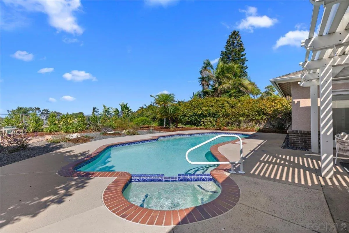 https://cdn.realtyfeed.com/cdn/127/260022989/89145caec50339713669fdc3aff64c95.webp