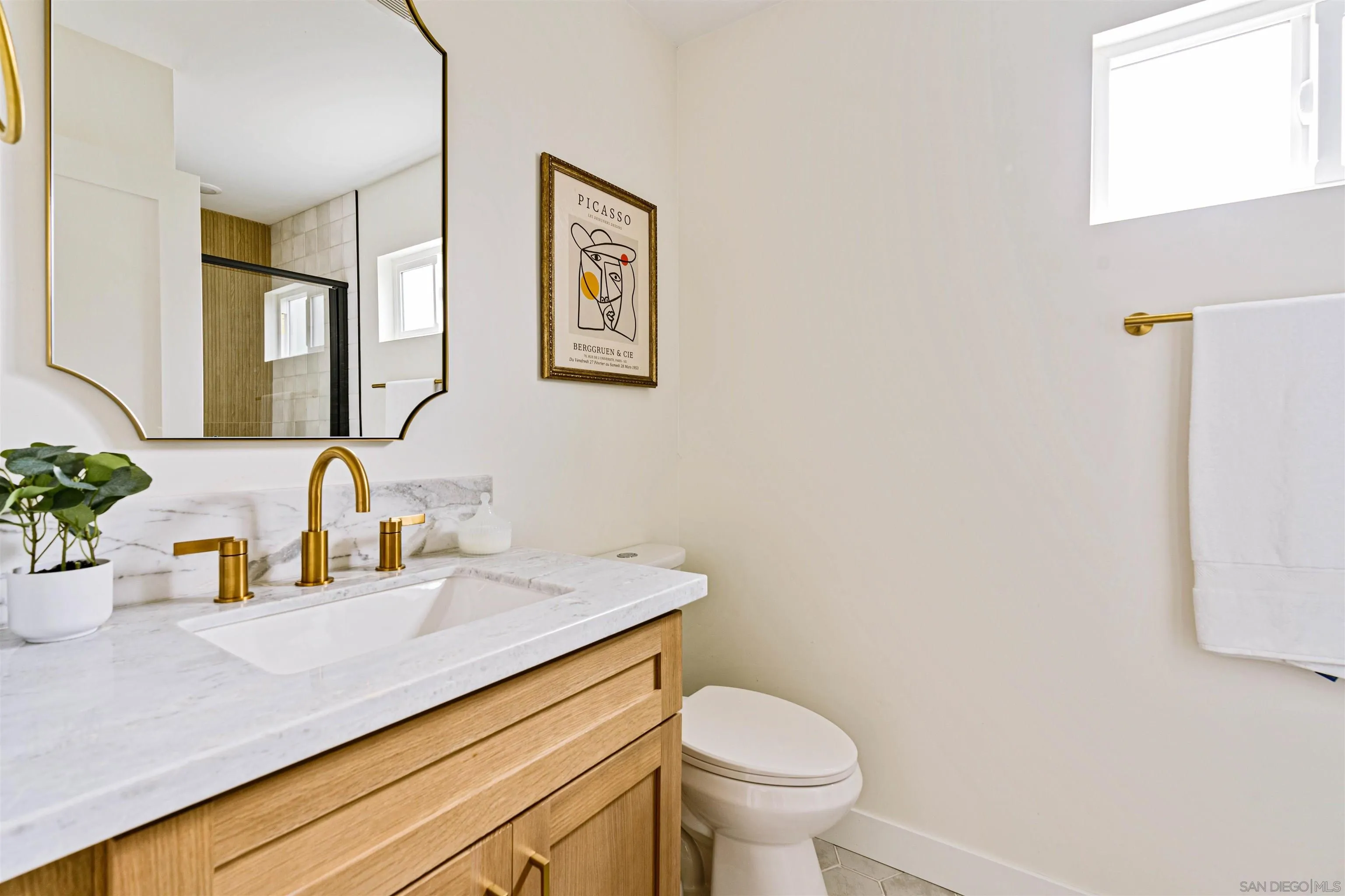 https://cdn.realtyfeed.com/cdn/127/260022995/164124eb3ae032cc632cf1e74da21c6e.webp