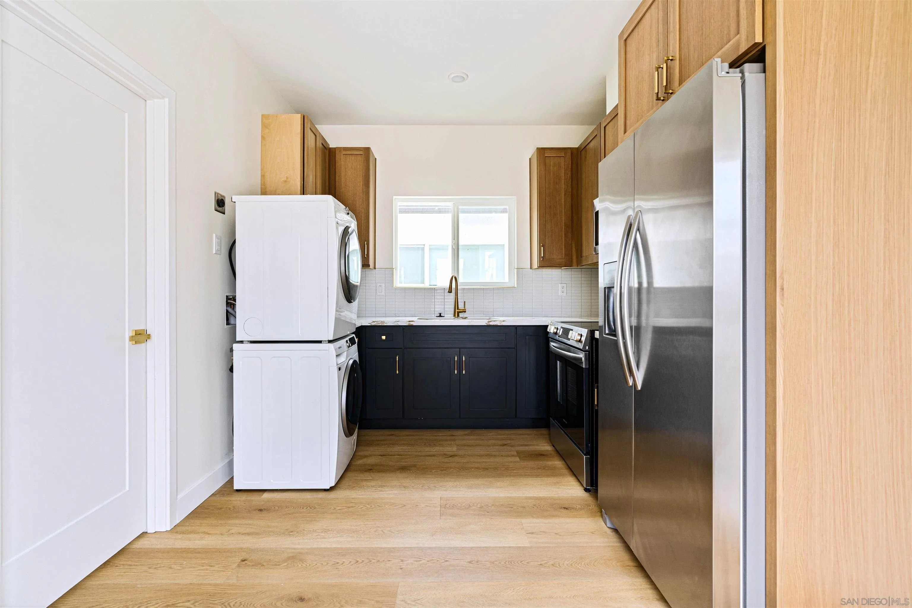 https://cdn.realtyfeed.com/cdn/127/260022995/264b2a7589ea4fba9508d18677748e42.webp