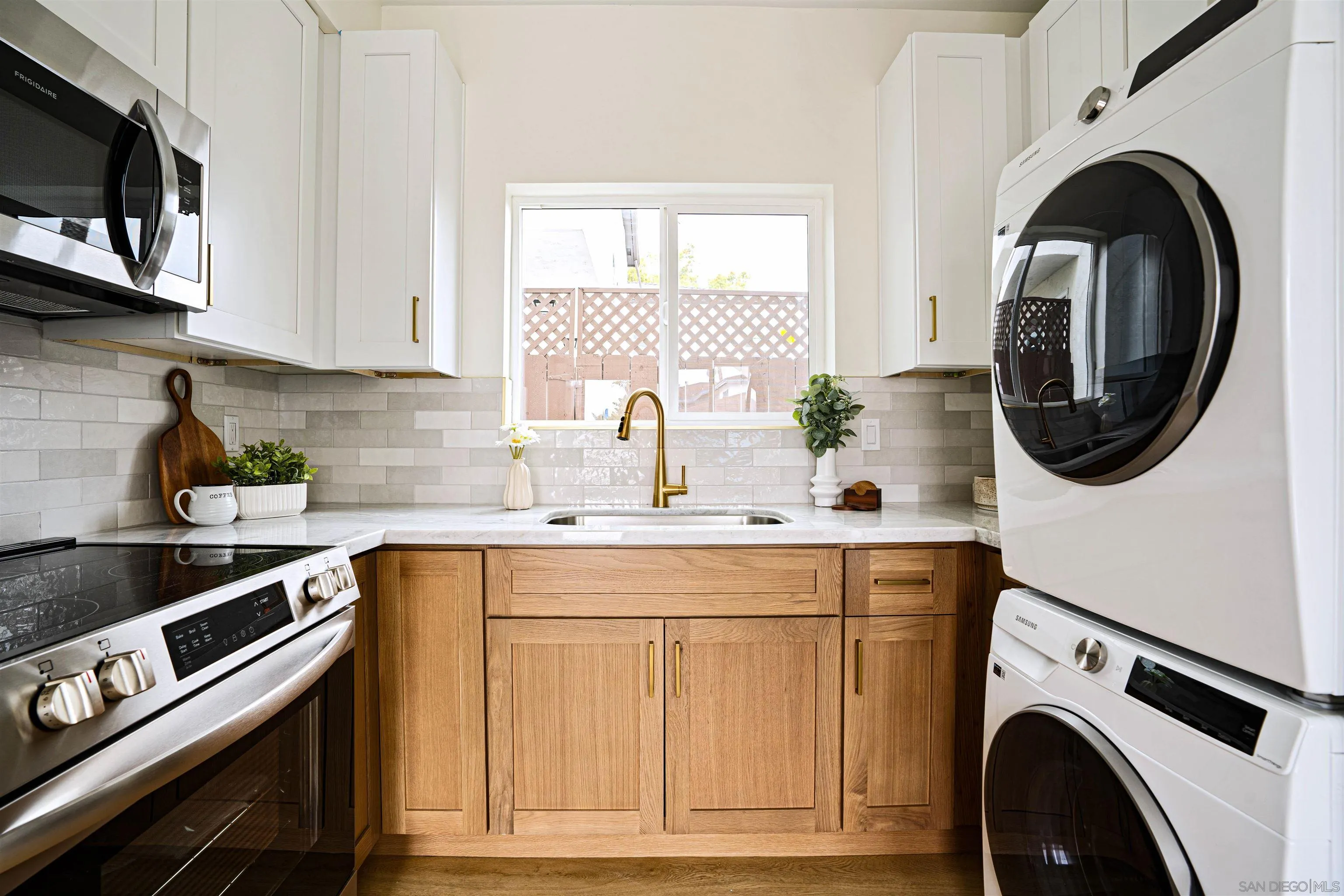 https://cdn.realtyfeed.com/cdn/127/260022995/80d3a151846b608461d1a51bbdd04fe3.webp
