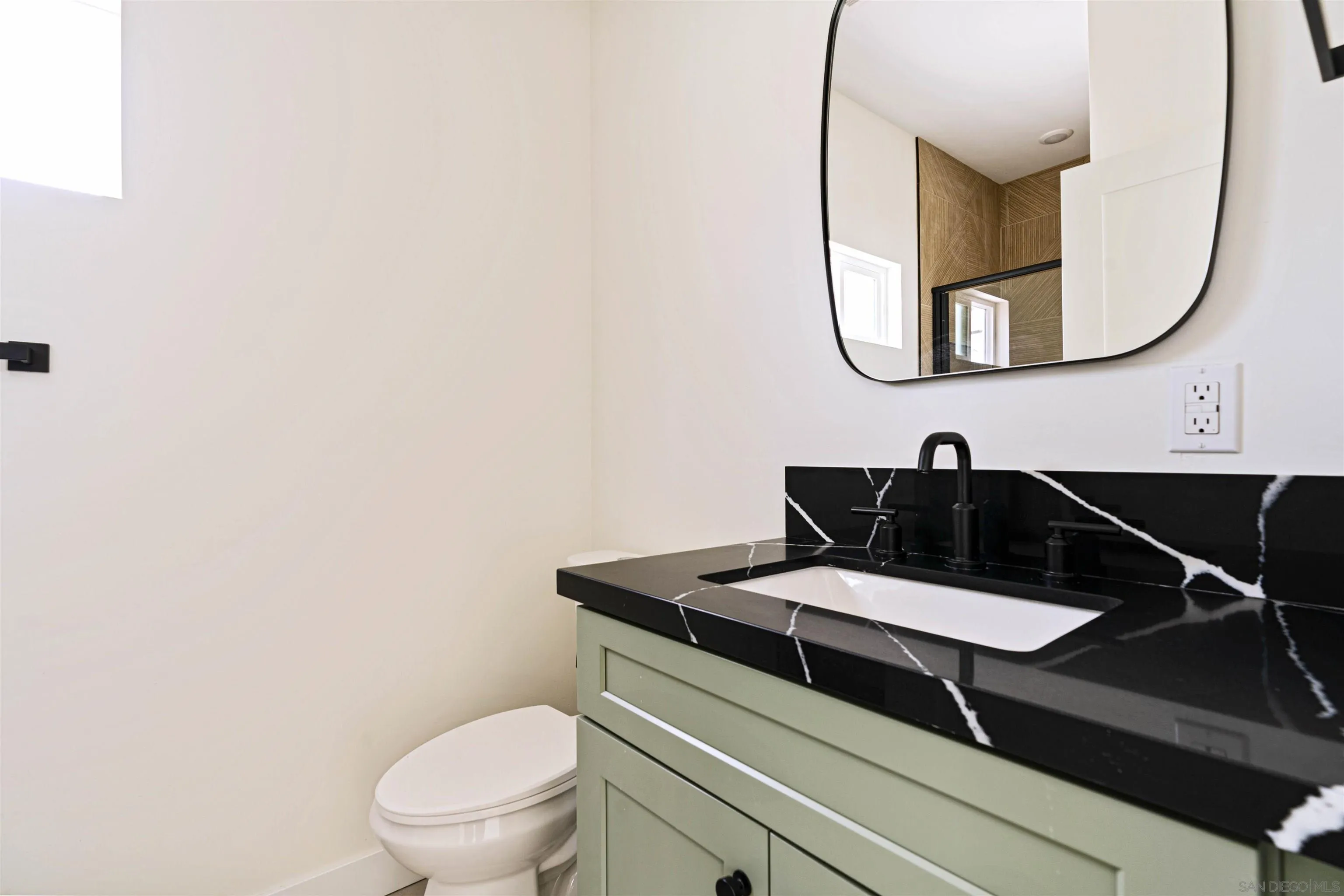 https://cdn.realtyfeed.com/cdn/127/260022995/8a72a57f99158fe27ba43e4de2af7486.webp