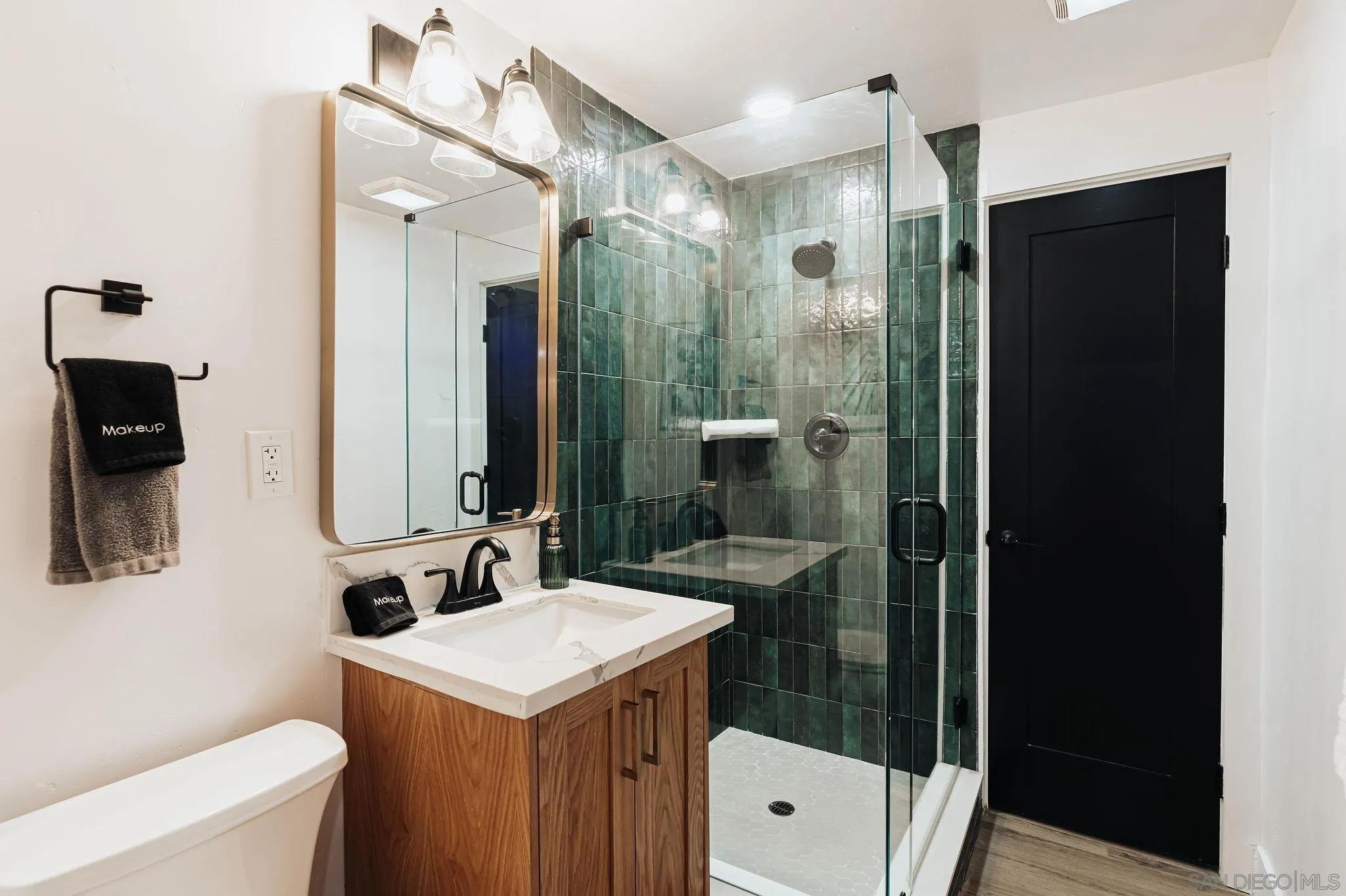 https://cdn.realtyfeed.com/cdn/127/260022995/dfa2d4ff0914fe11f708603713fb5a05.webp