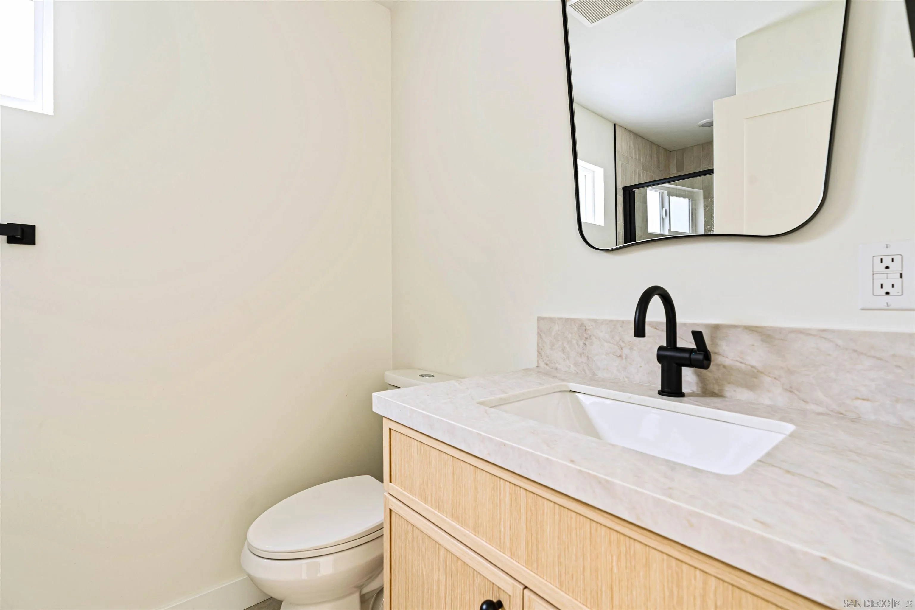 https://cdn.realtyfeed.com/cdn/127/260022995/e28874f52d03bf05ecb78bb50d12908c.webp
