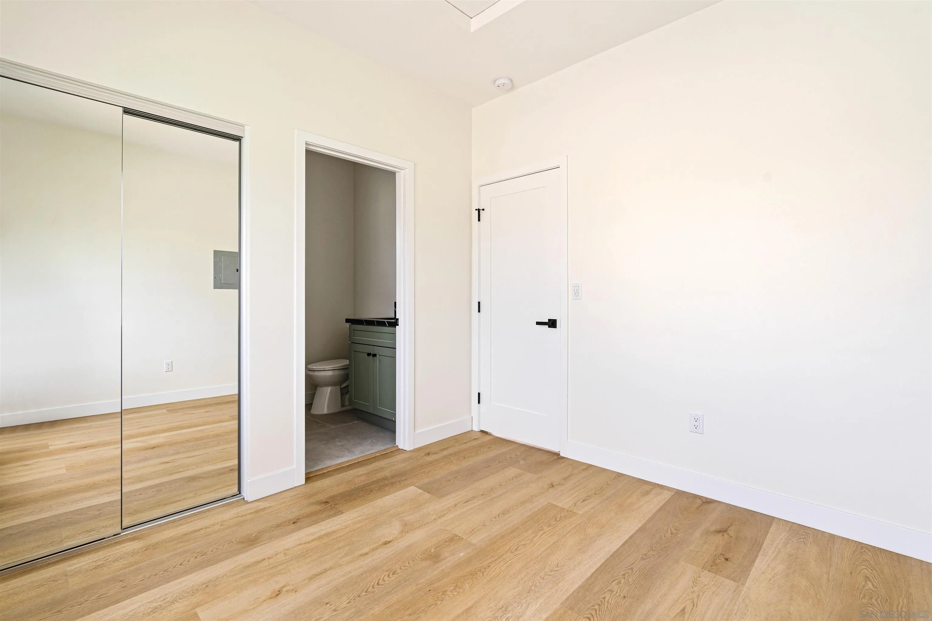 https://cdn.realtyfeed.com/cdn/127/260022995/ea5c792140f7fbd686dbfa1ec3c2c809.webp