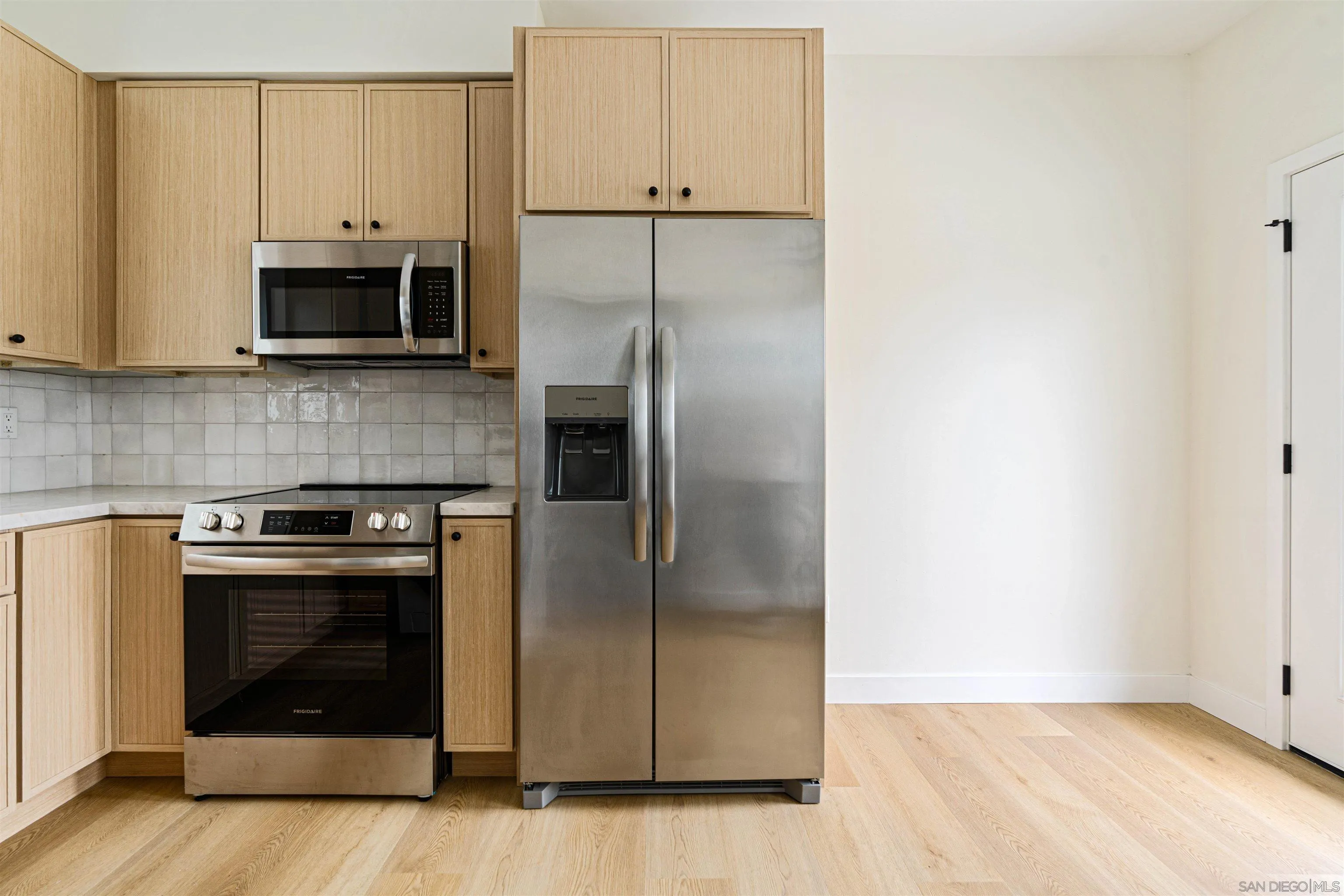 https://cdn.realtyfeed.com/cdn/127/260022995/fa8cb8d7b78039977a07a0a75948c2b1.webp
