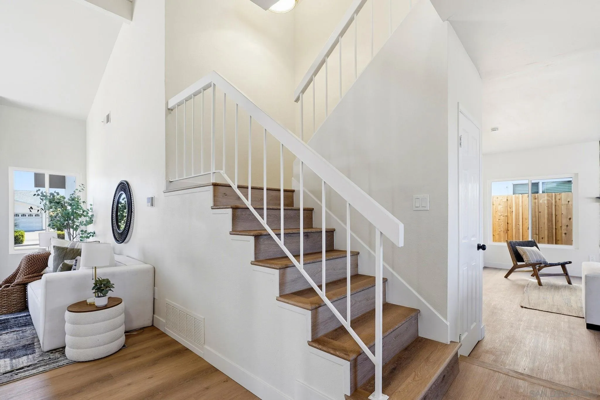 https://cdn.realtyfeed.com/cdn/127/260022998/2abccad02c69e940e34f150276e32e17.webp