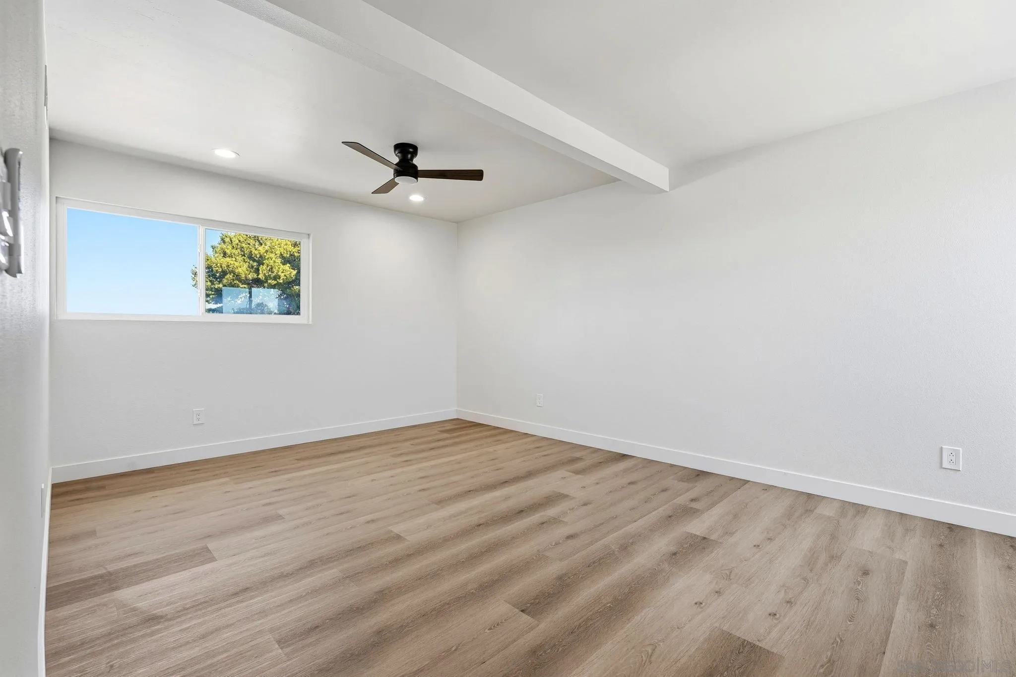 https://cdn.realtyfeed.com/cdn/127/260022998/76cd7303aaf240e3b39aed04c0bcaba1.webp