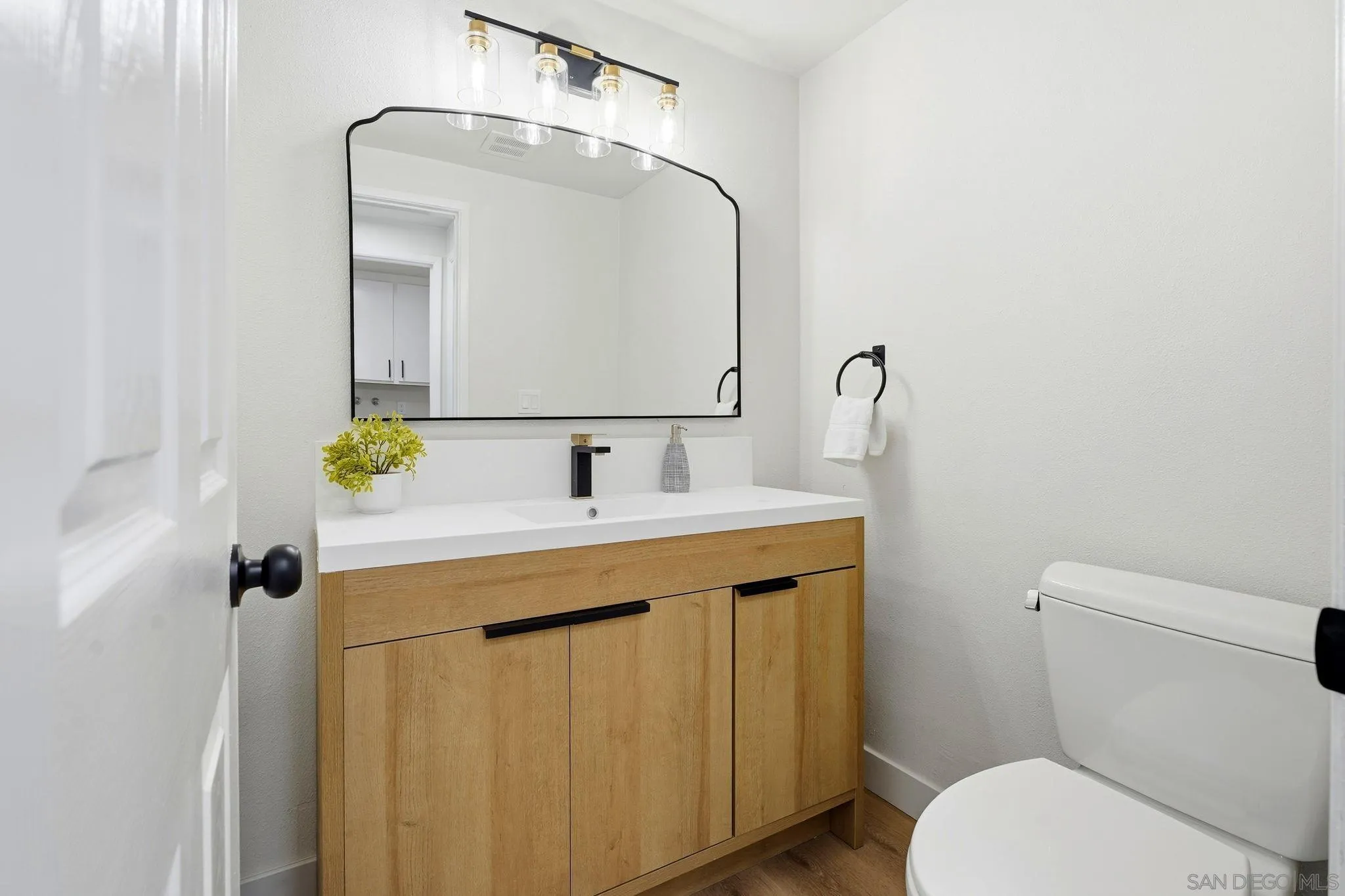 https://cdn.realtyfeed.com/cdn/127/260022998/aa46d67c80c7025ec5990f6c44197a29.webp