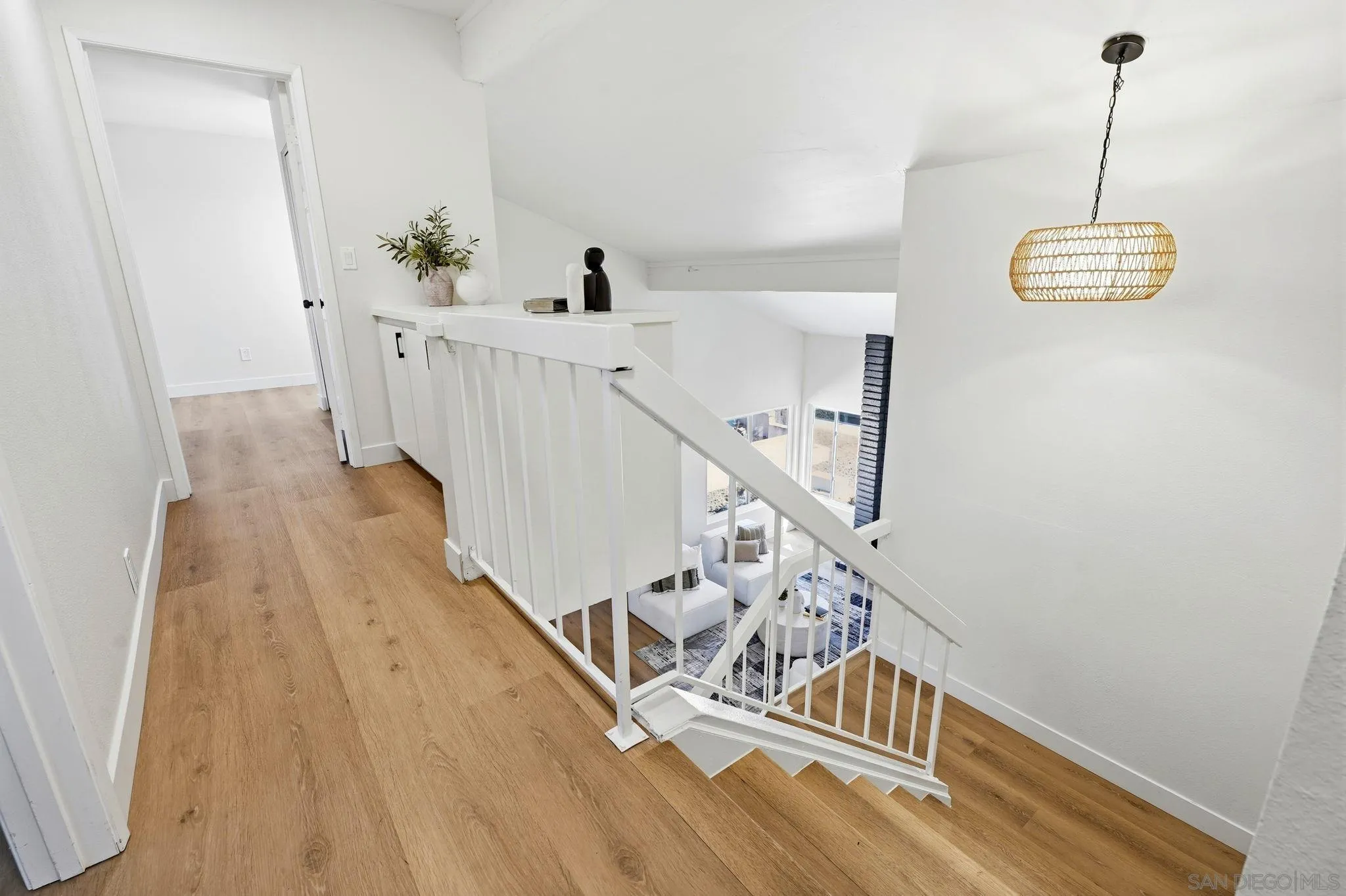 https://cdn.realtyfeed.com/cdn/127/260022998/d383b17dc443e3930b53035920ccf336.webp