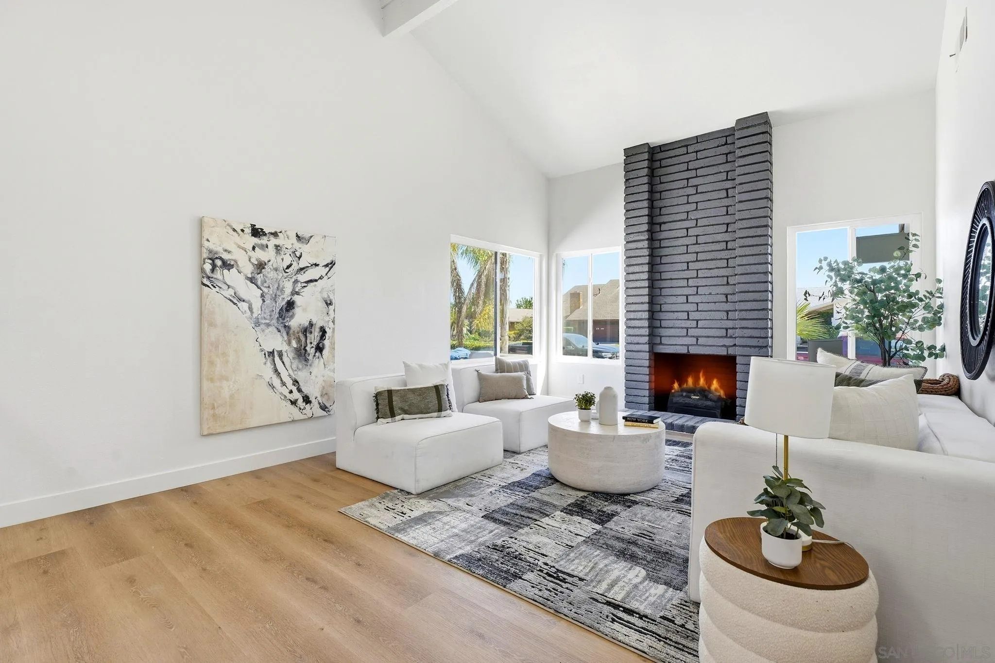 https://cdn.realtyfeed.com/cdn/127/260022998/e71fc1edcaa5b3a8194d47d344db4921.webp