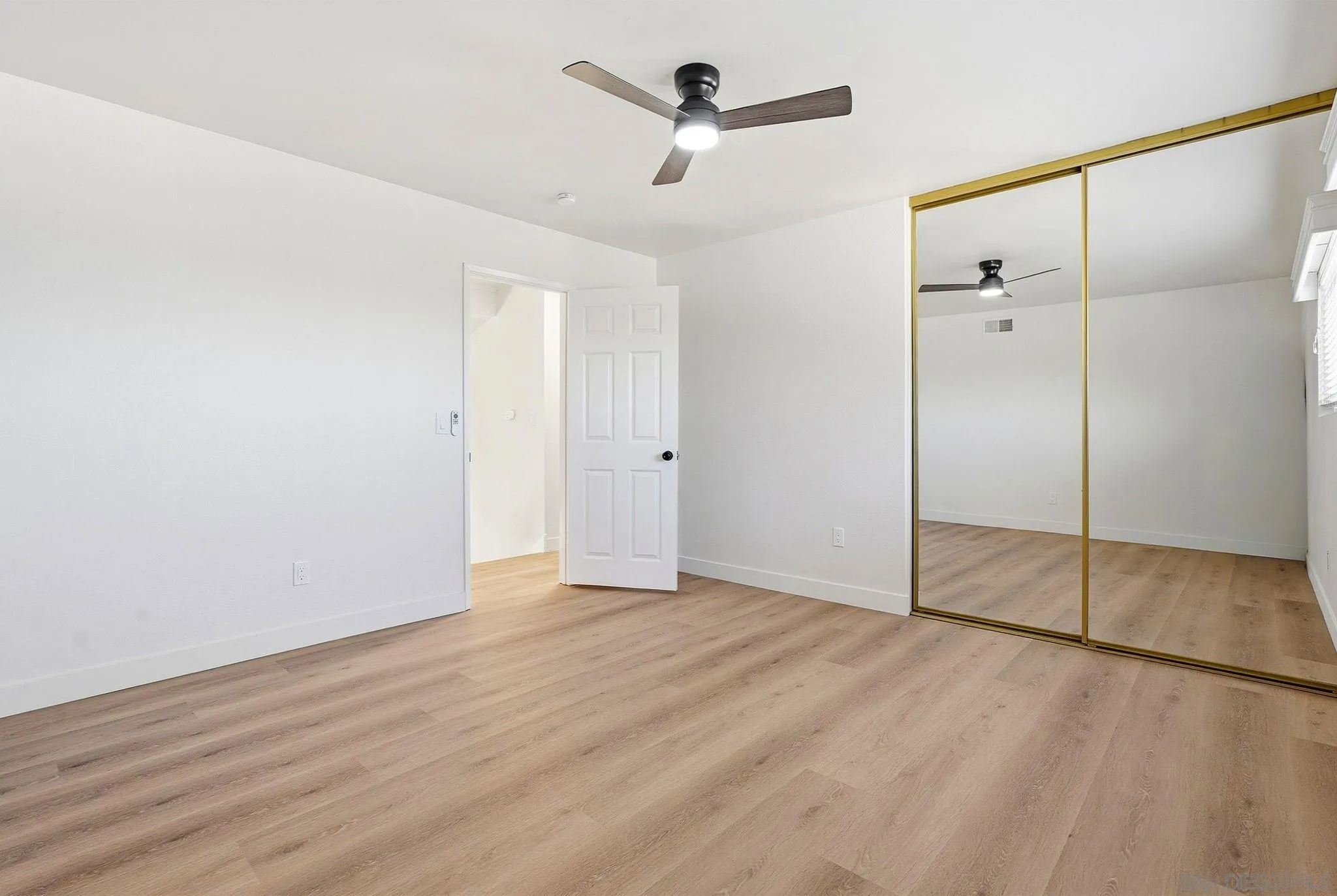 https://cdn.realtyfeed.com/cdn/127/260022998/f2fd683f731e48c20a40b6e194a5d687.webp