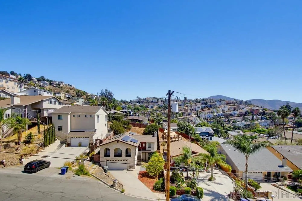 https://cdn.realtyfeed.com/cdn/127/260023004/0f259a3c58c1f3d1cfb0dc863a58706b.webp