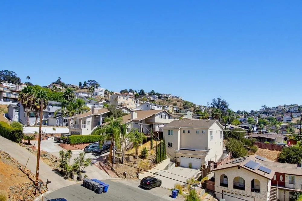 https://cdn.realtyfeed.com/cdn/127/260023004/136eb90fa15856eaa8b7cff402bdb33b.webp