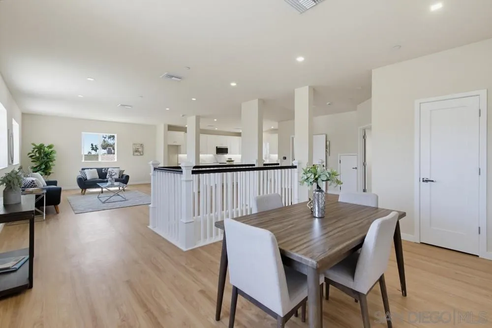 https://cdn.realtyfeed.com/cdn/127/260023004/8106eb3e24d34af8e84c3845142ba225.webp
