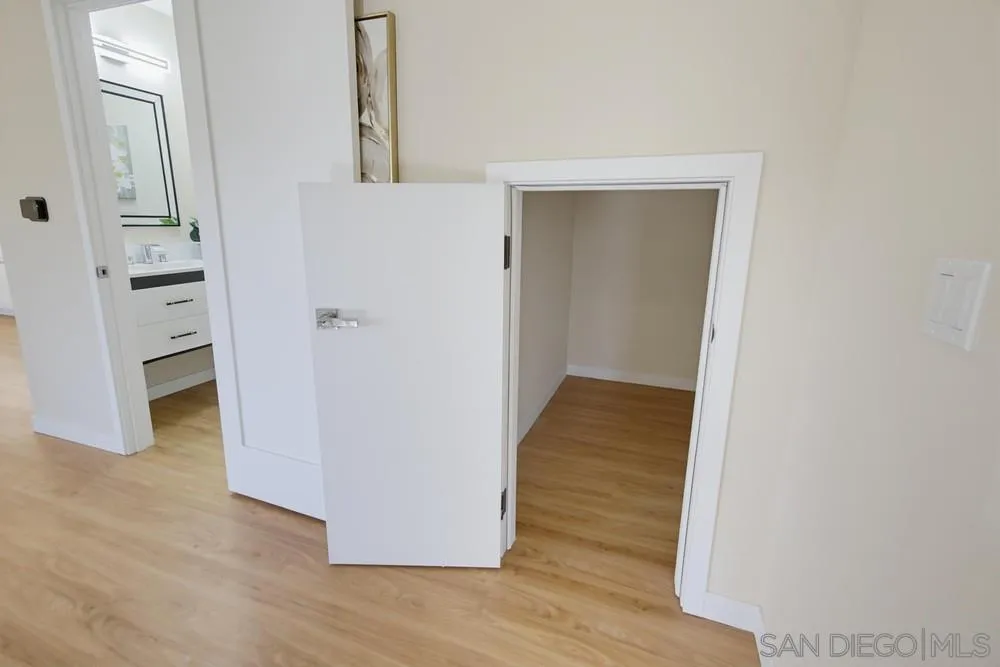 https://cdn.realtyfeed.com/cdn/127/260023004/814aee96e20688fcbe80e78db0a98c15.webp