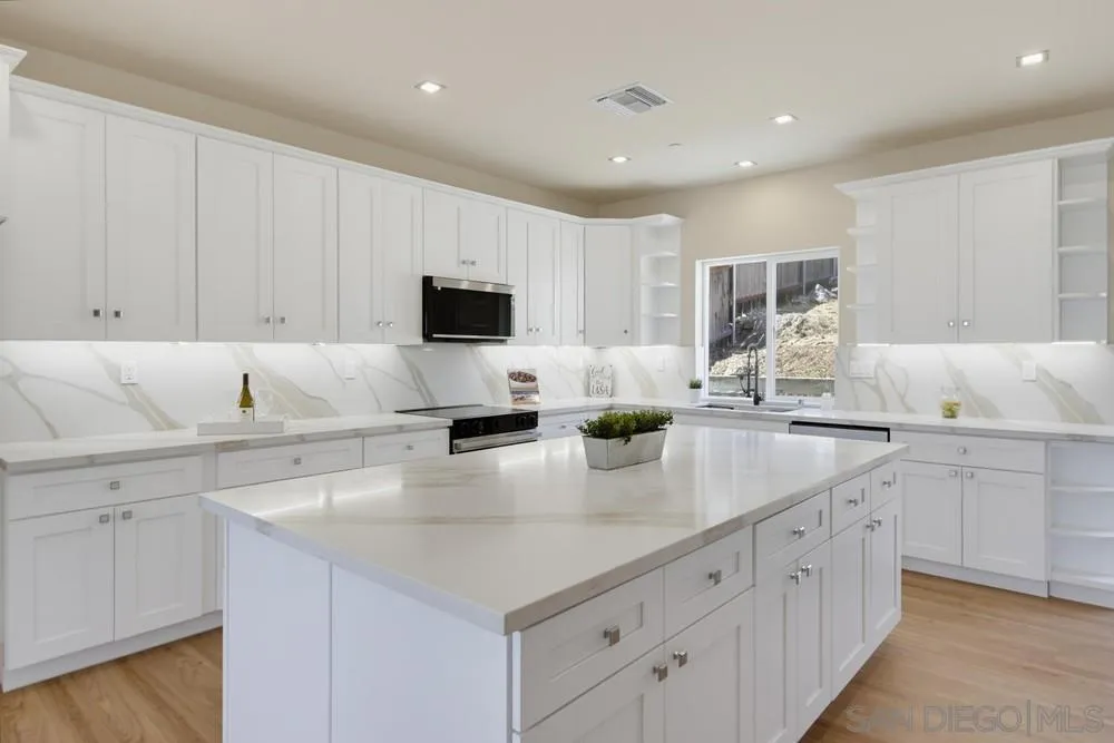 https://cdn.realtyfeed.com/cdn/127/260023004/ca4719cb4431478550b9aae5a3bd9245.webp