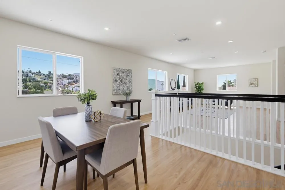 https://cdn.realtyfeed.com/cdn/127/260023004/d7ac7f319c71481ce55395425f2e54d3.webp