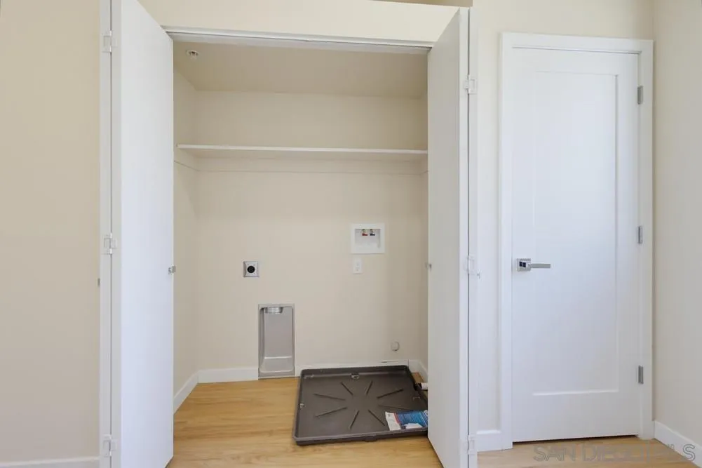 https://cdn.realtyfeed.com/cdn/127/260023004/f84f4e9911ff4a939d26d9535c9b0ba8.webp