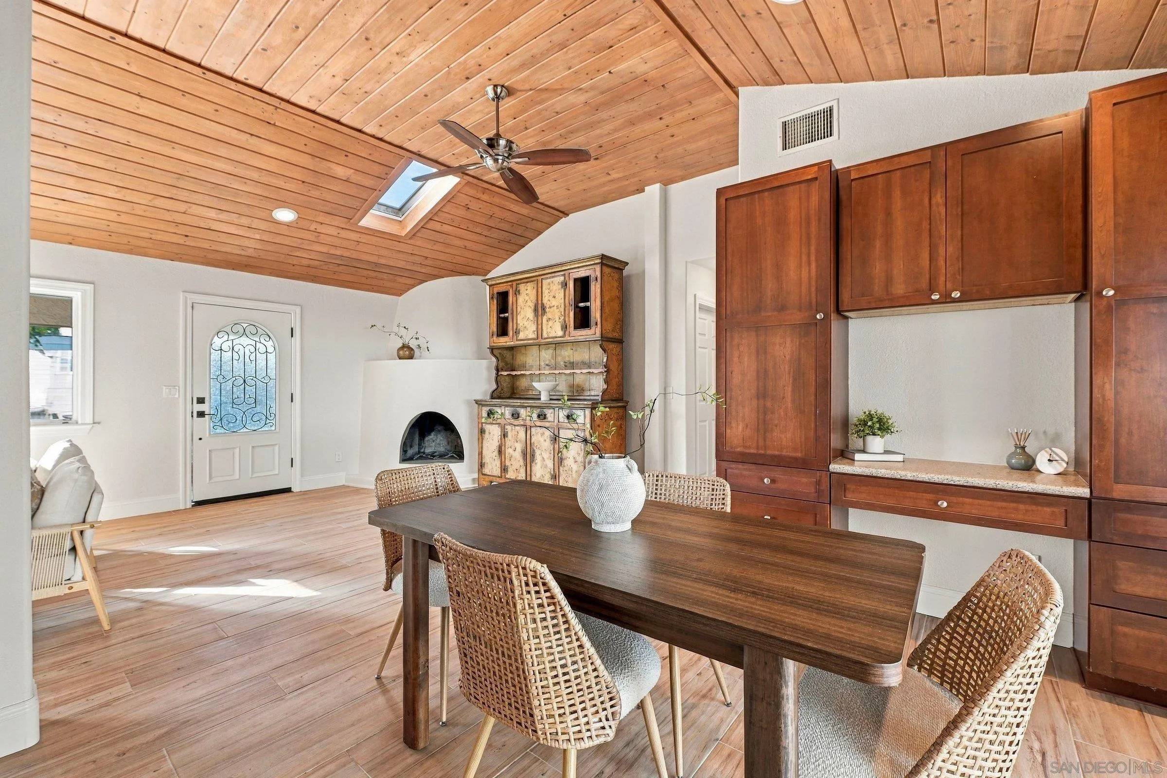 https://cdn.realtyfeed.com/cdn/127/260023006/86a0dc78f8e7f8709a30443015c9f6d4.webp