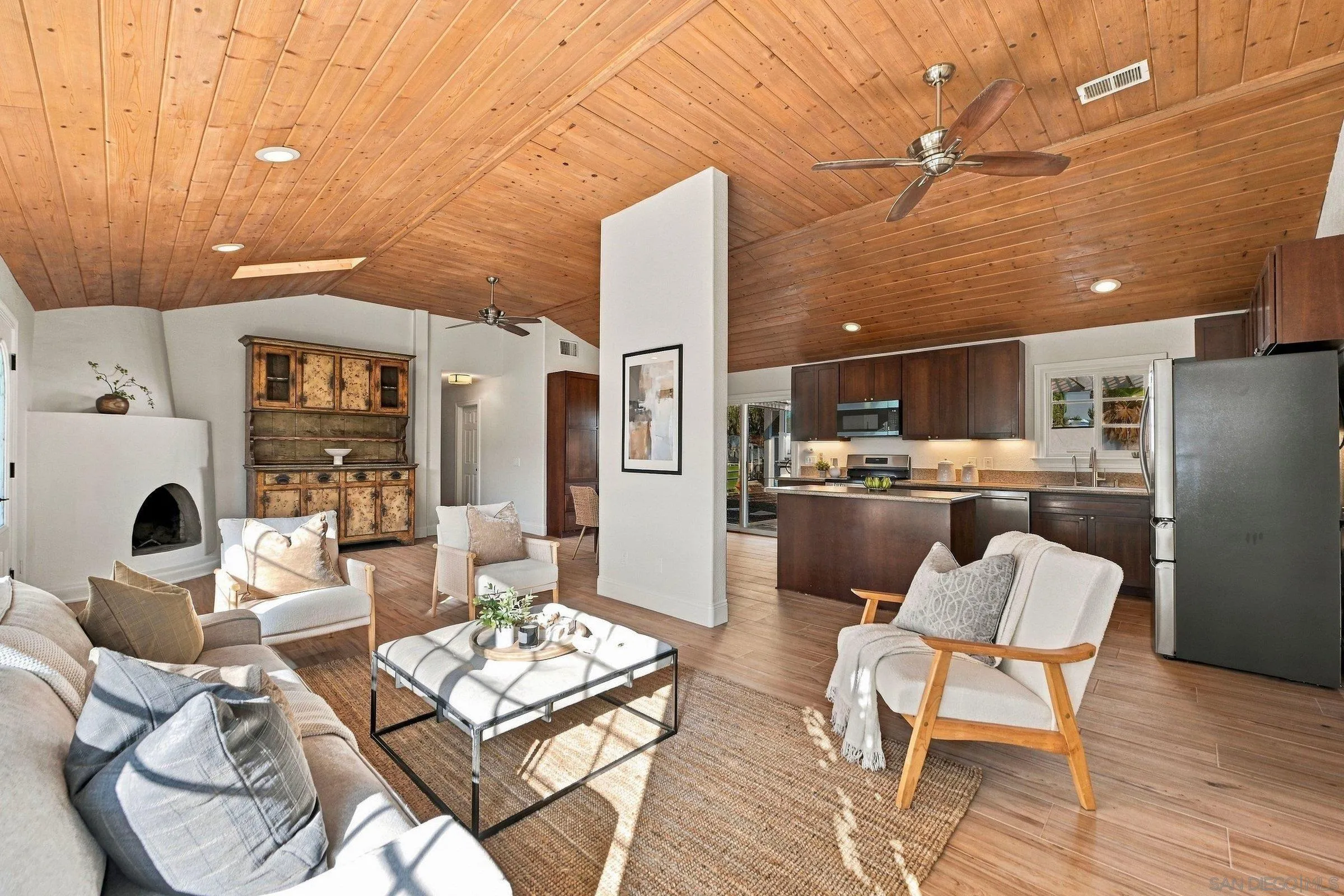 https://cdn.realtyfeed.com/cdn/127/260023006/c018df0c764f7335fce860a28df51f8b.webp