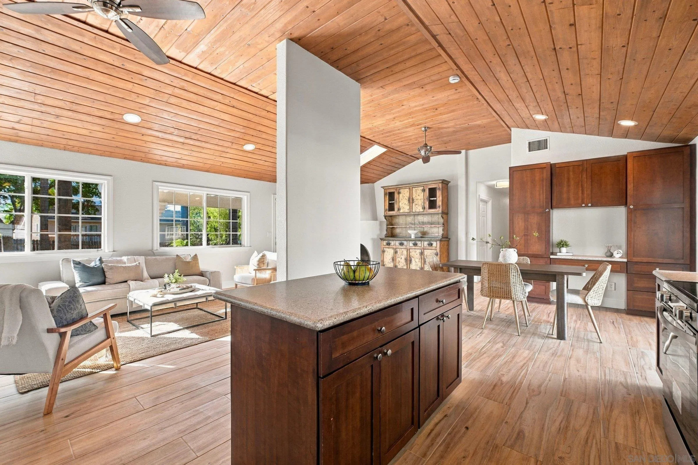https://cdn.realtyfeed.com/cdn/127/260023006/ecad917a044ba78a0c41d7d5bec7afca.webp