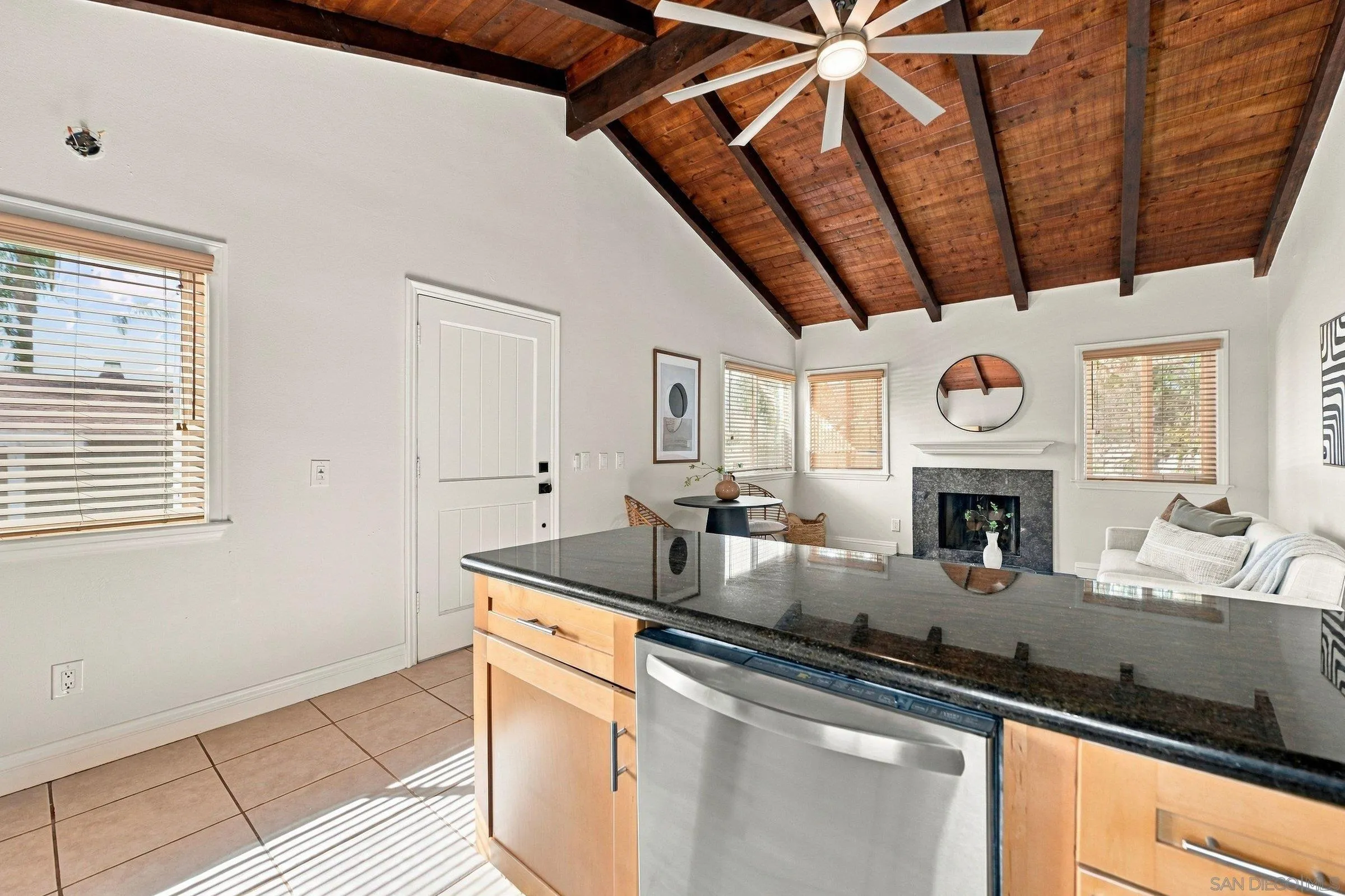 https://cdn.realtyfeed.com/cdn/127/260023006/edaecd4a3c0e4d9fee9746f72276f2e3.webp
