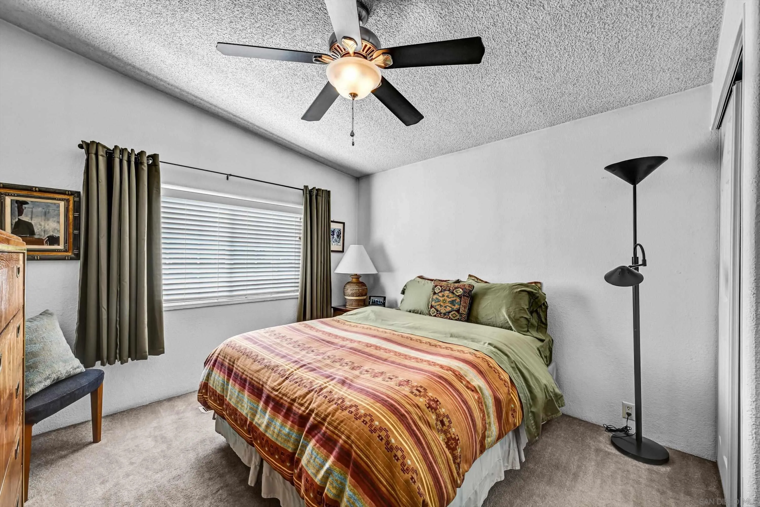 https://cdn.realtyfeed.com/cdn/127/260023007/01c076e7ea12055f4bddb7378cd3b8fd.webp