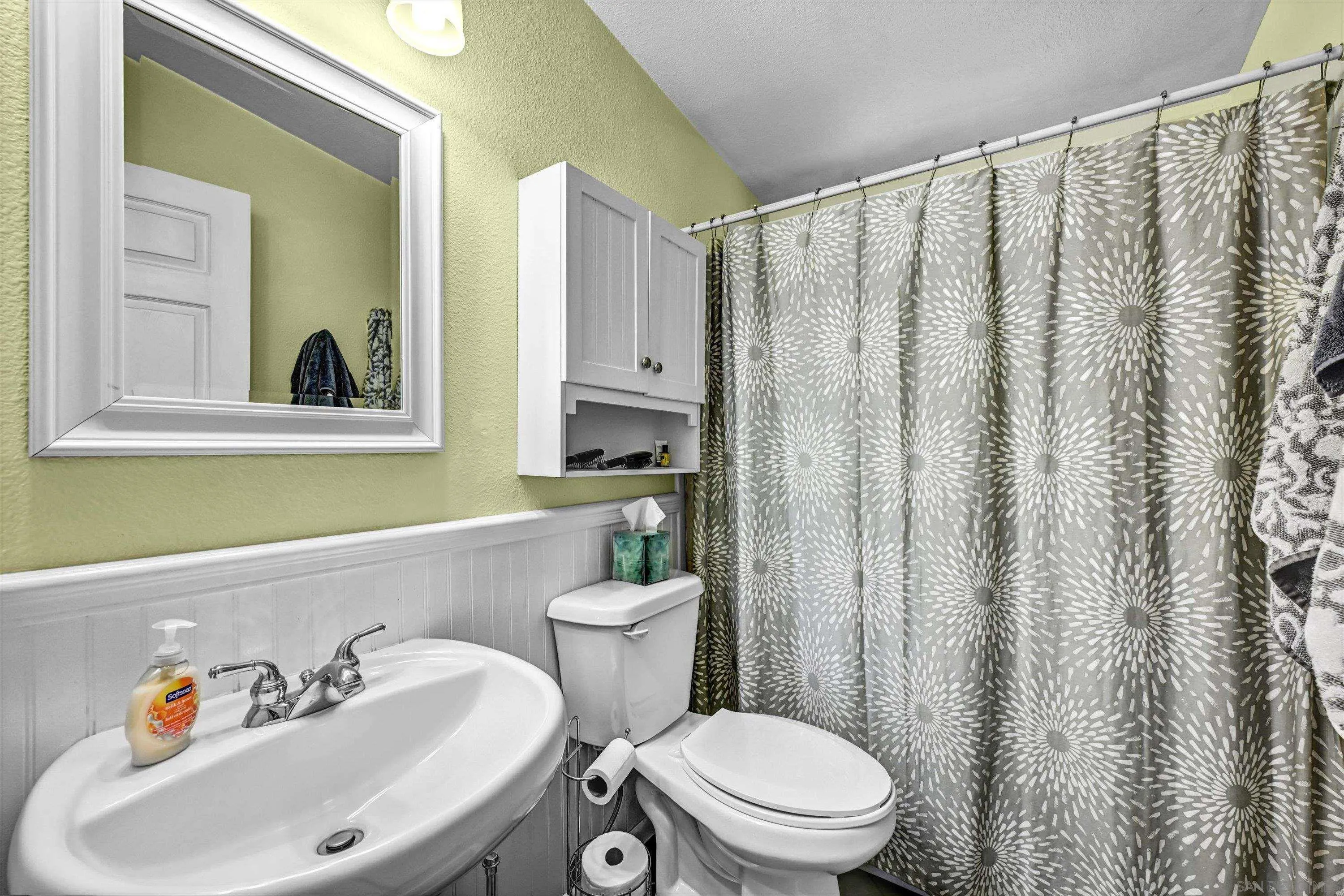 https://cdn.realtyfeed.com/cdn/127/260023007/34c5593ff1d86916499e9bfdd86f944c.webp