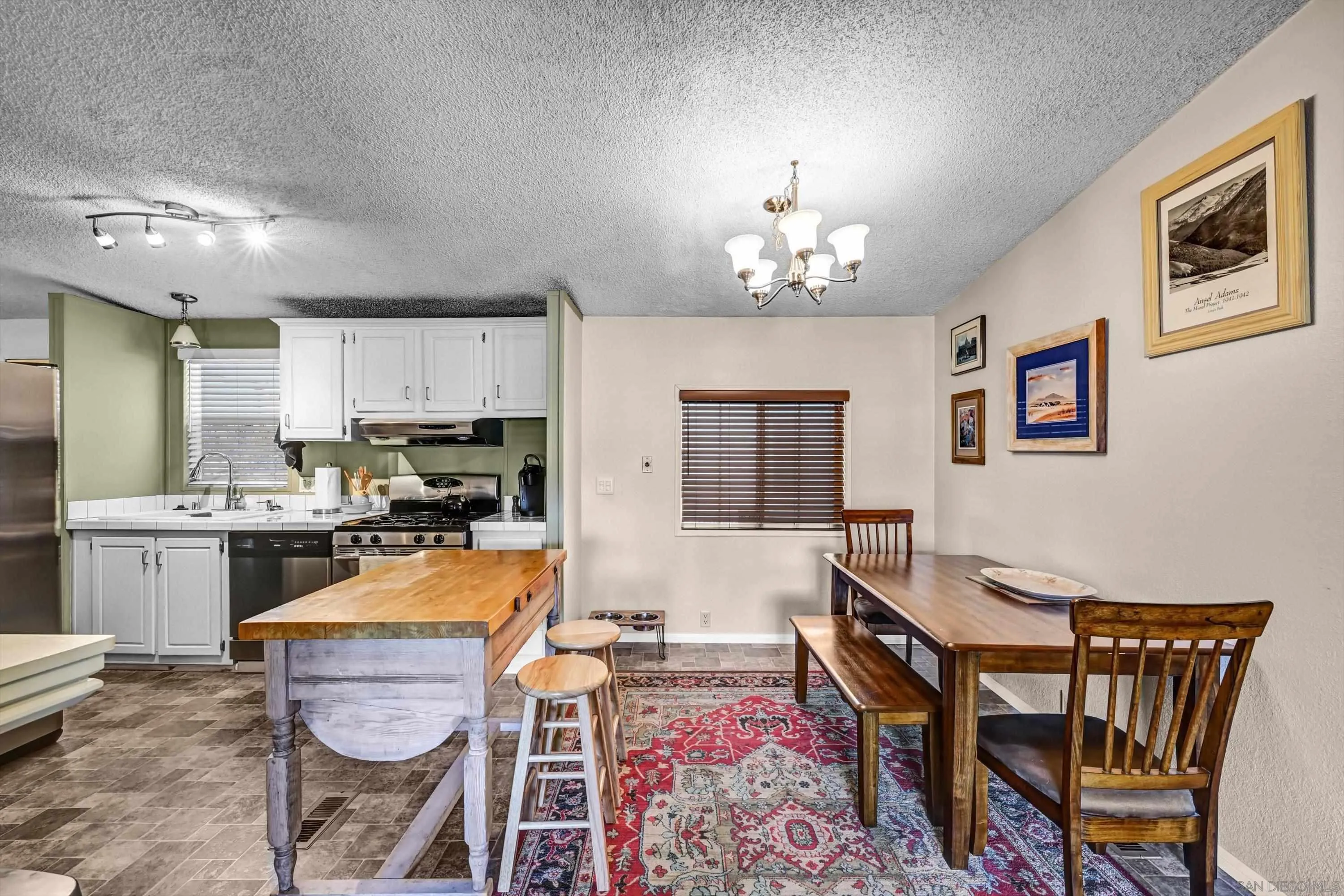 https://cdn.realtyfeed.com/cdn/127/260023007/3c7bf55a144818d51e2cd7177467371b.webp