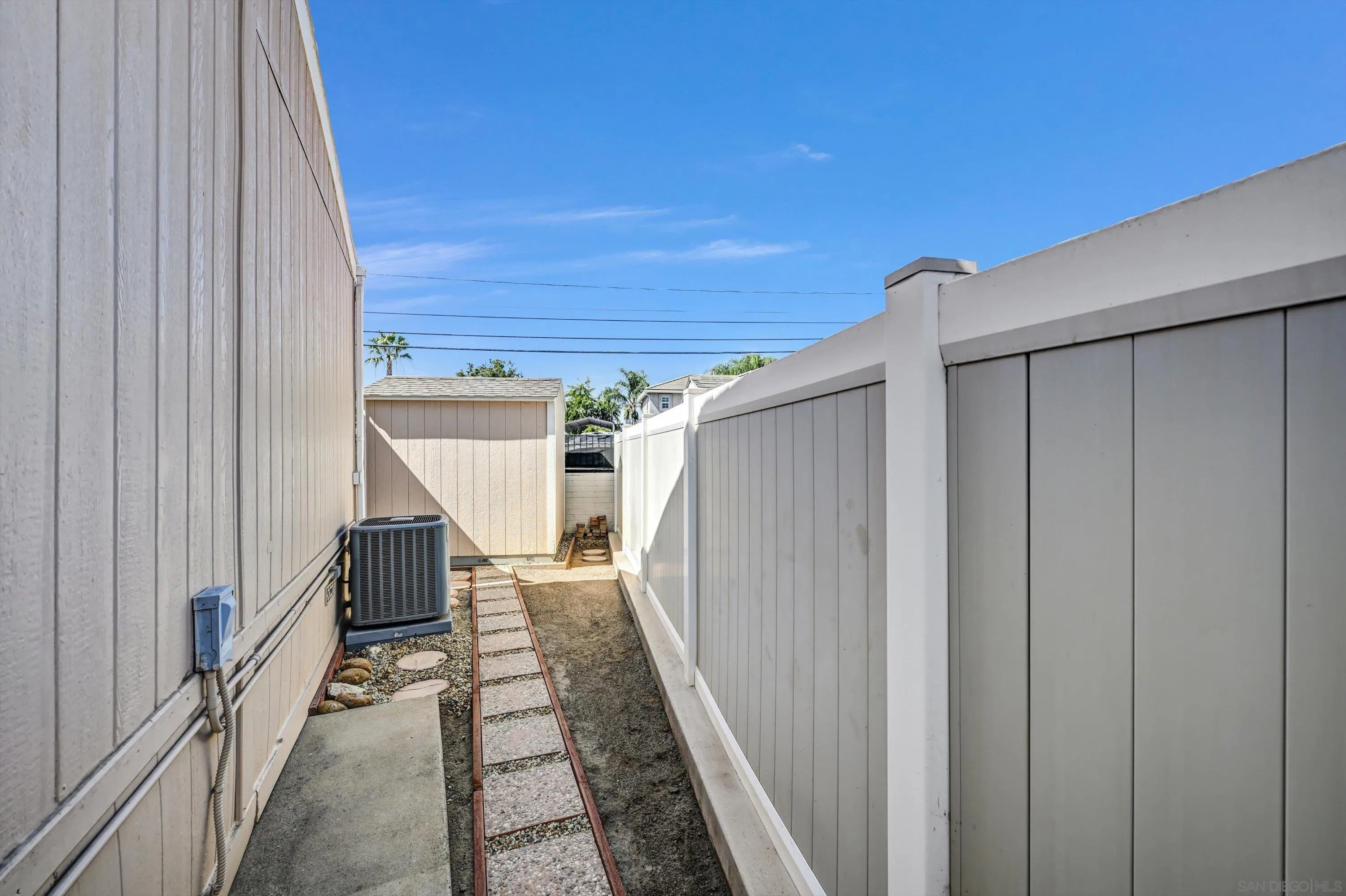 https://cdn.realtyfeed.com/cdn/127/260023007/4adca186c2e49f4d8e53c26d397310fe.webp