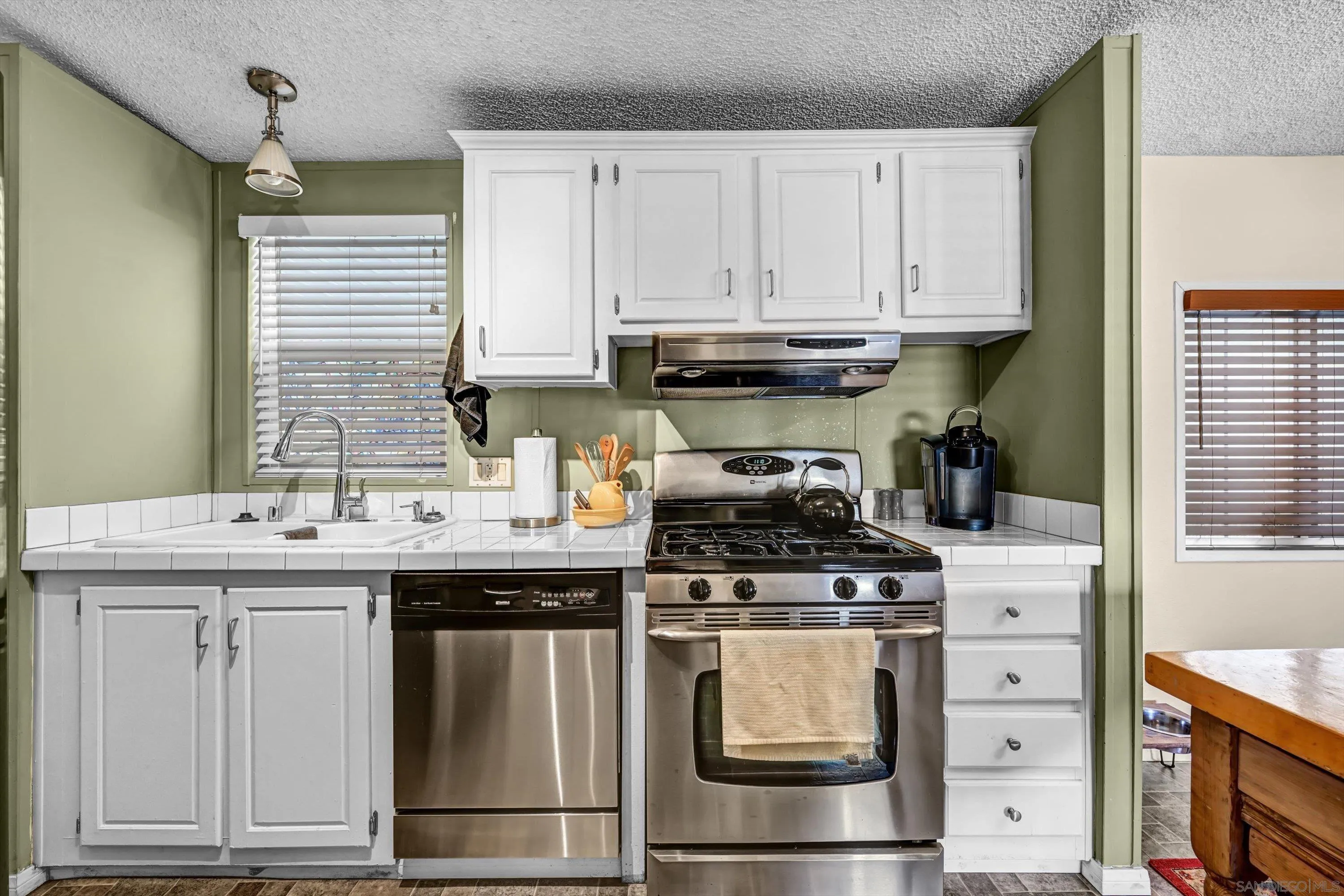 https://cdn.realtyfeed.com/cdn/127/260023007/d3b970acba27f6812e80dbb7f5453a5c.webp