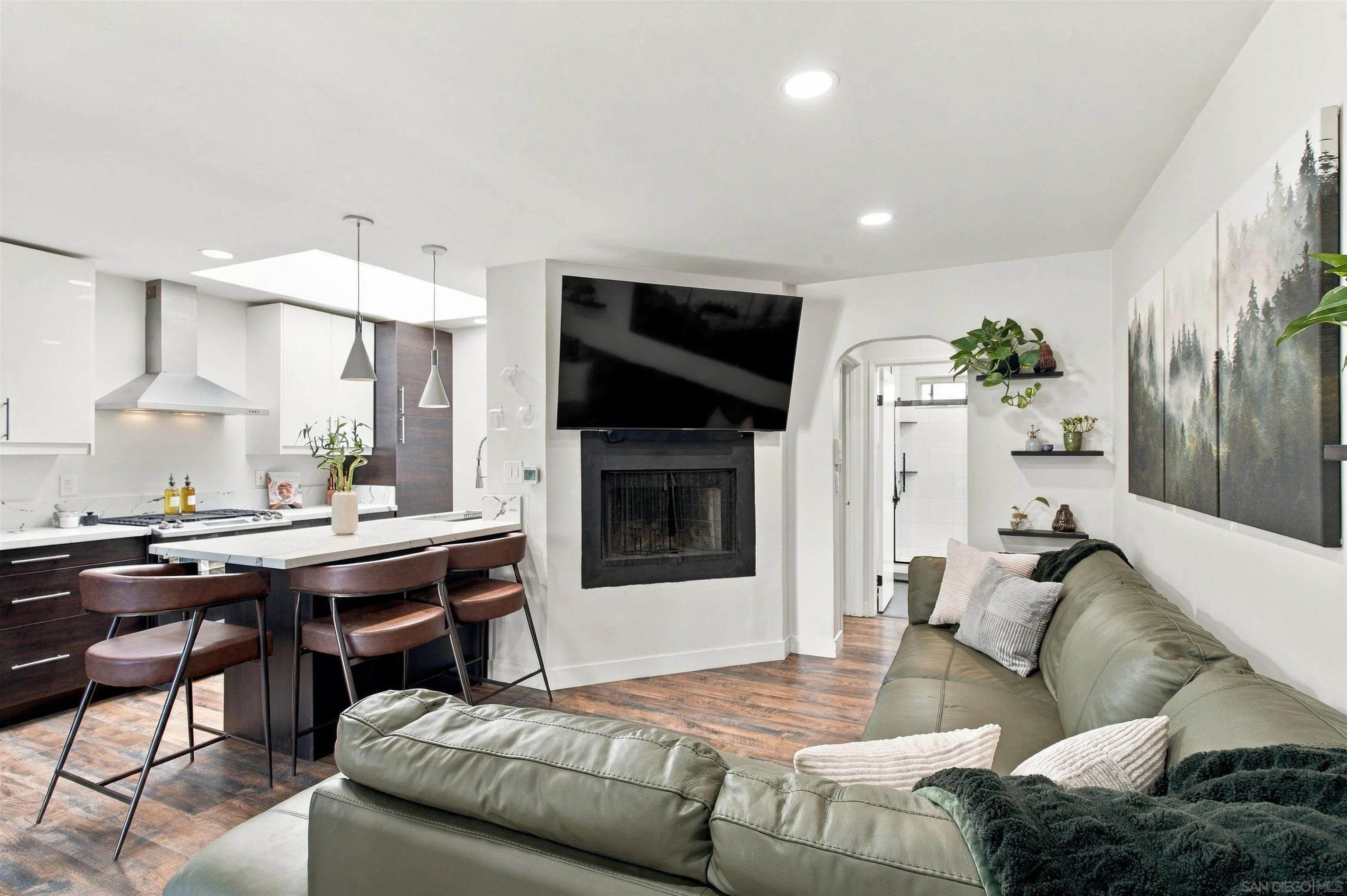 https://cdn.realtyfeed.com/cdn/127/260023011/26ca2786dfc1dcac49d227604ddb6604.webp