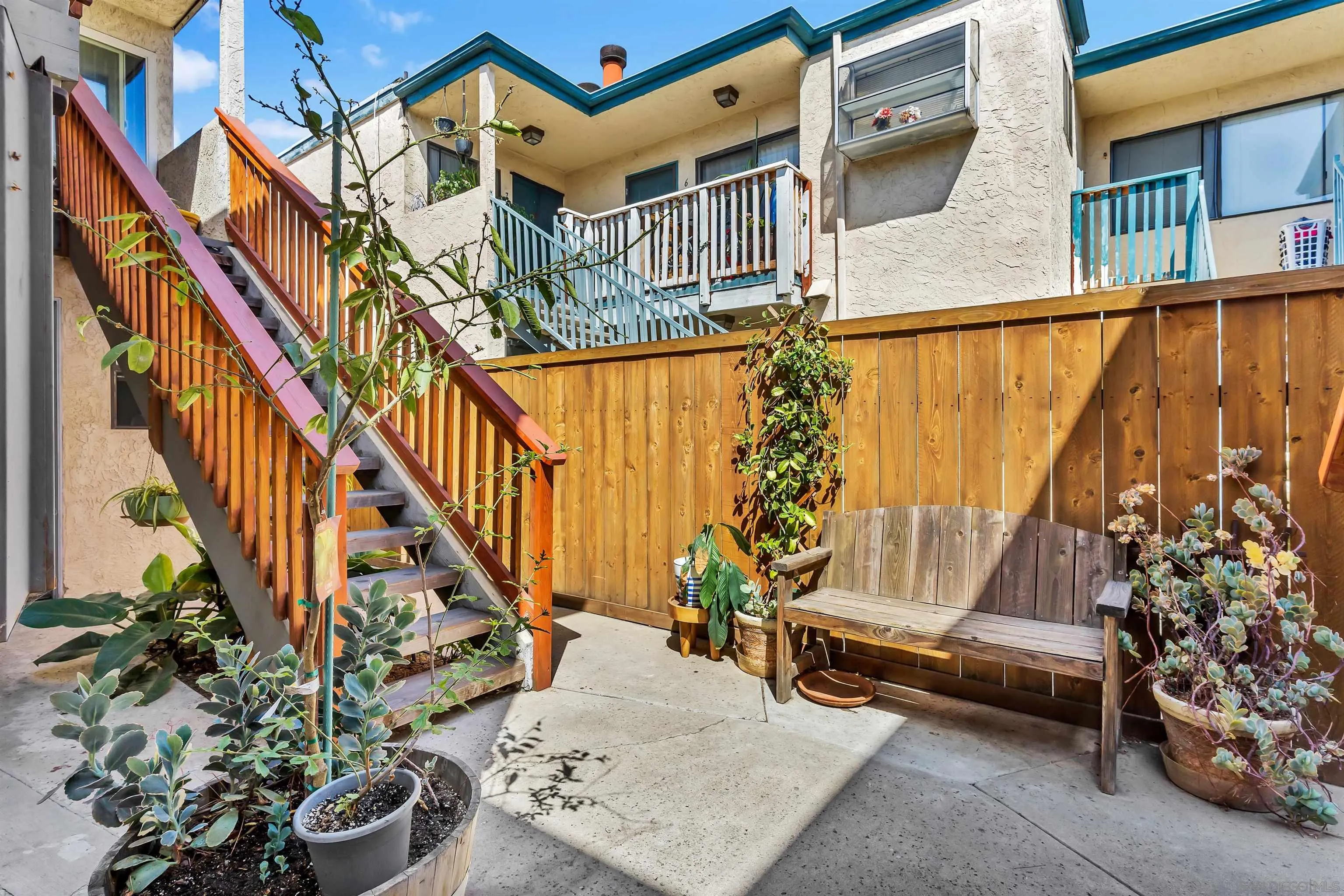 https://cdn.realtyfeed.com/cdn/127/260023011/94eb05dbb67eee7d9f2f9c75206901d4.webp
