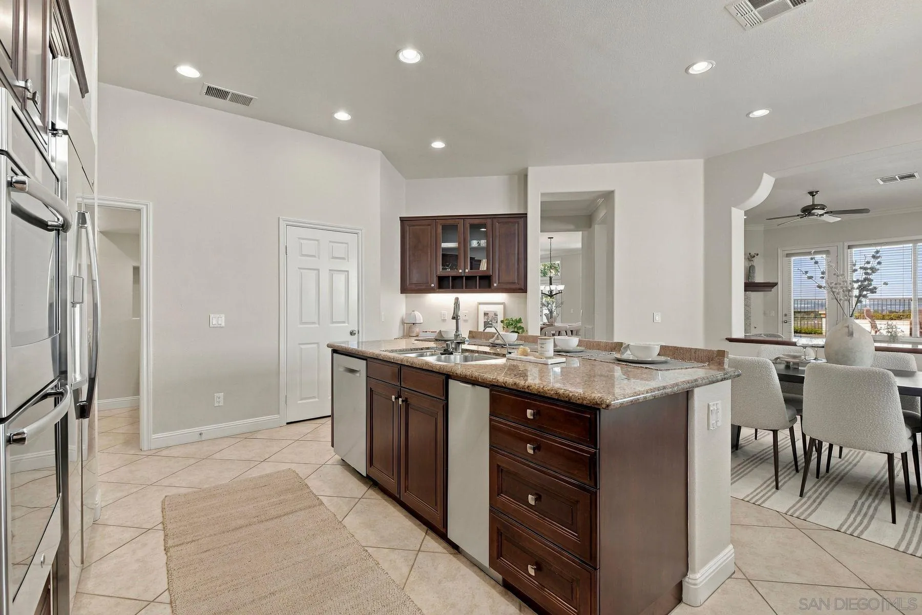 https://cdn.realtyfeed.com/cdn/127/260023014/9957f60eb906fce3ccf2d831df4582db.webp